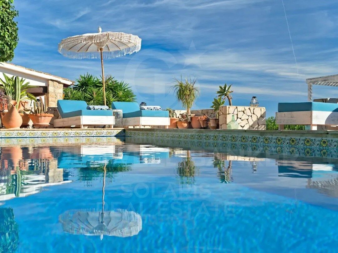 Exklusive Mittelmeer-Finca im Ibiza-Stil mit Panoramablick auf das Meer in Benissa