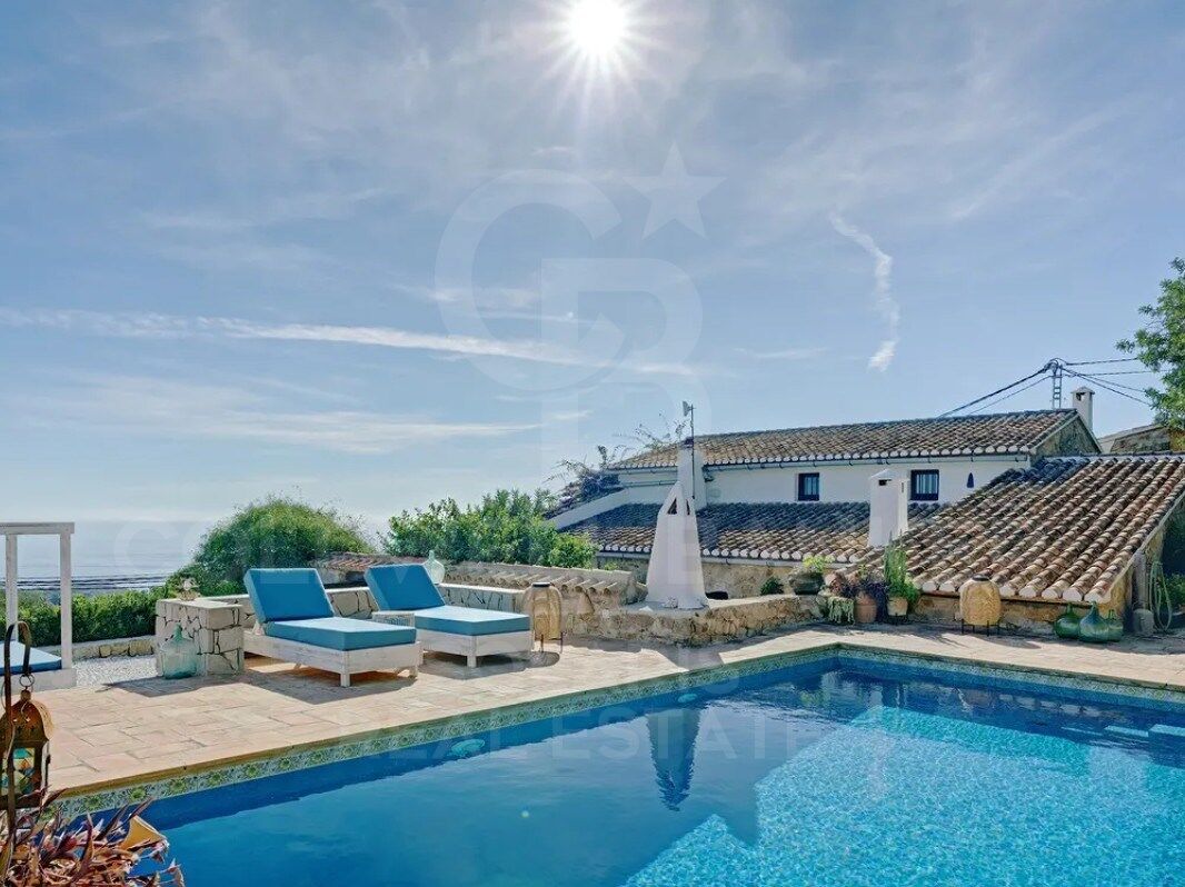 Exklusive Mittelmeer-Finca im Ibiza-Stil mit Panoramablick auf das Meer in Benissa