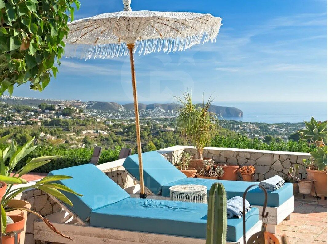 Exklusive Mittelmeer-Finca im Ibiza-Stil mit Panoramablick auf das Meer in Benissa