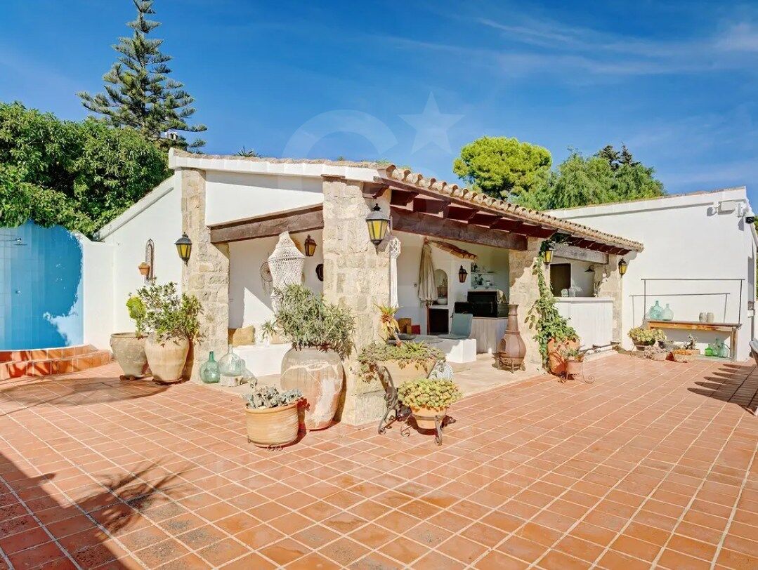 Exklusive Mittelmeer-Finca im Ibiza-Stil mit Panoramablick auf das Meer in Benissa