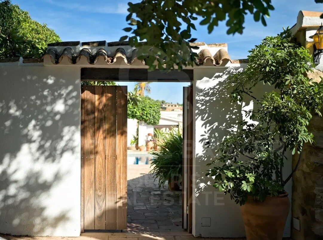 Finca méditerranéenne exclusive de style Ibiza, avec vue panoramique sur la mer à Benissa
