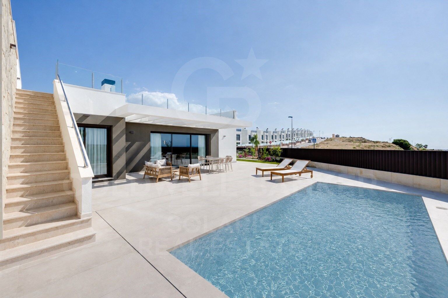 Alicante-Terrassen | Mediterrane Eleganz, zeitgenössisches Design und absolute Privatsphäre