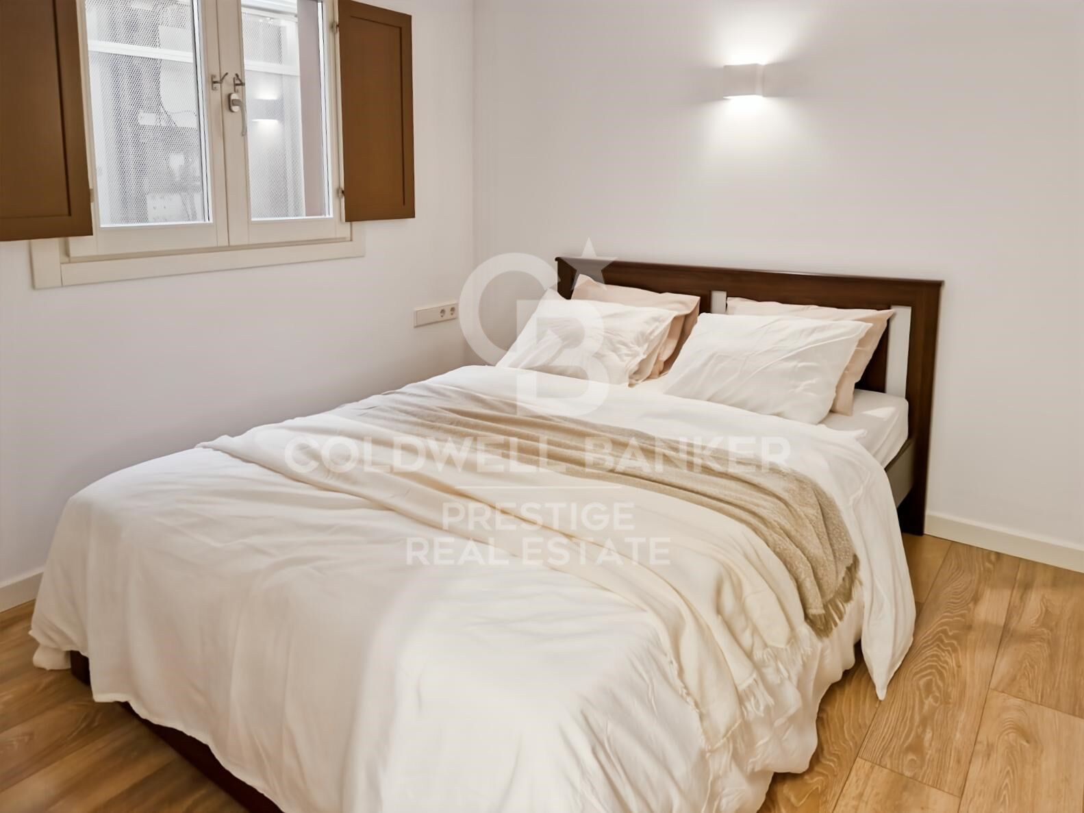 Luxury penthouse with private terrace in the heart of the Gothic Quarter.