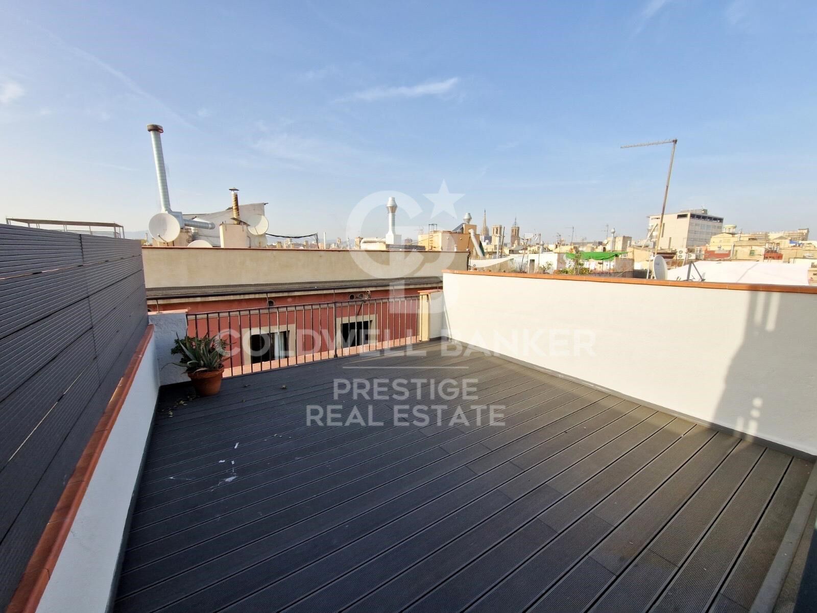 Penthouse de luxe avec terrasse privée au cur du quartier gothique.