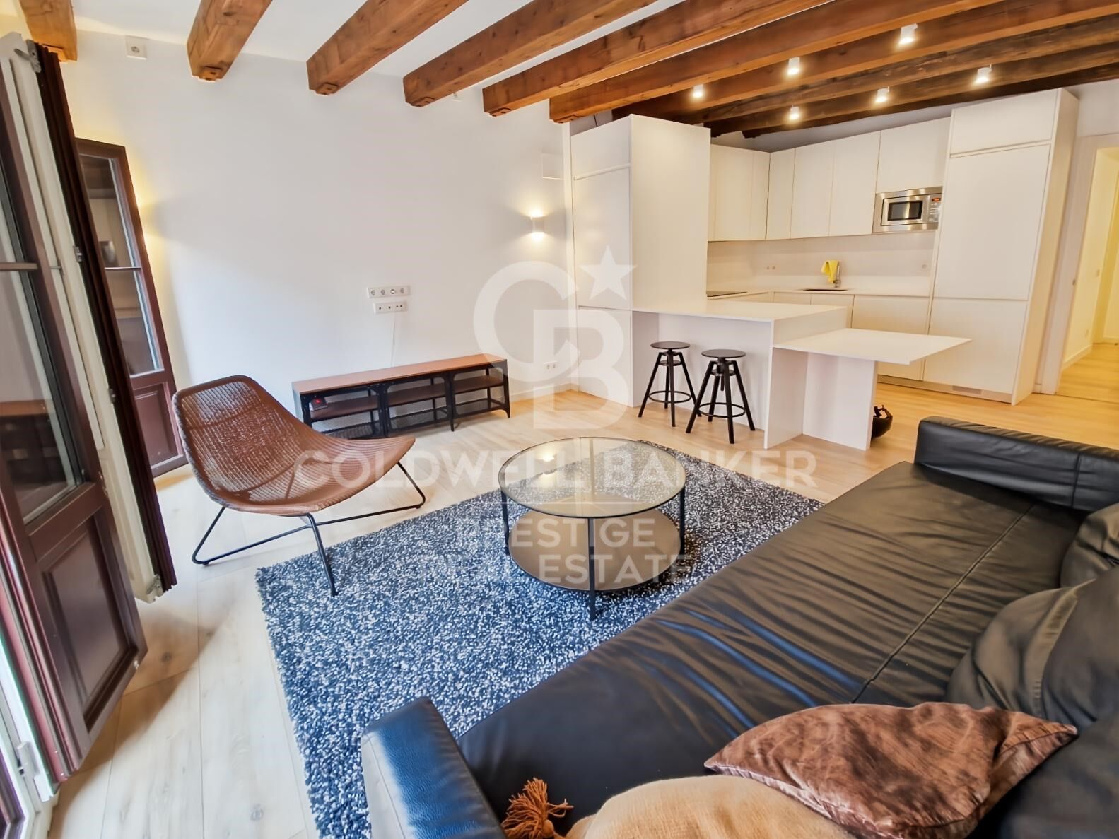 Ático de lujo con terraza privada en el corazón del Barrio Gótico.