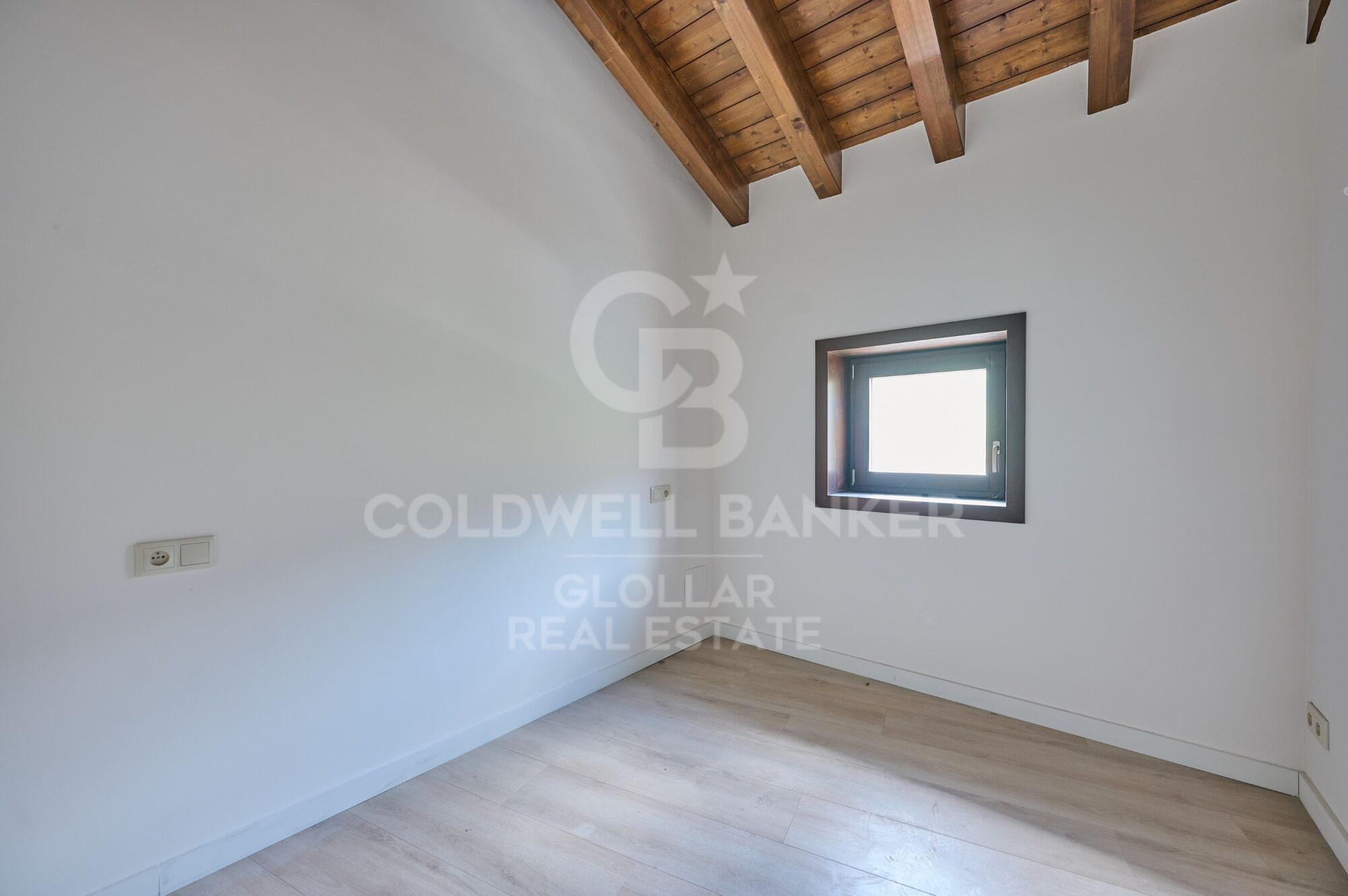 Casa adosada con encanto y terraza en Valcebollère