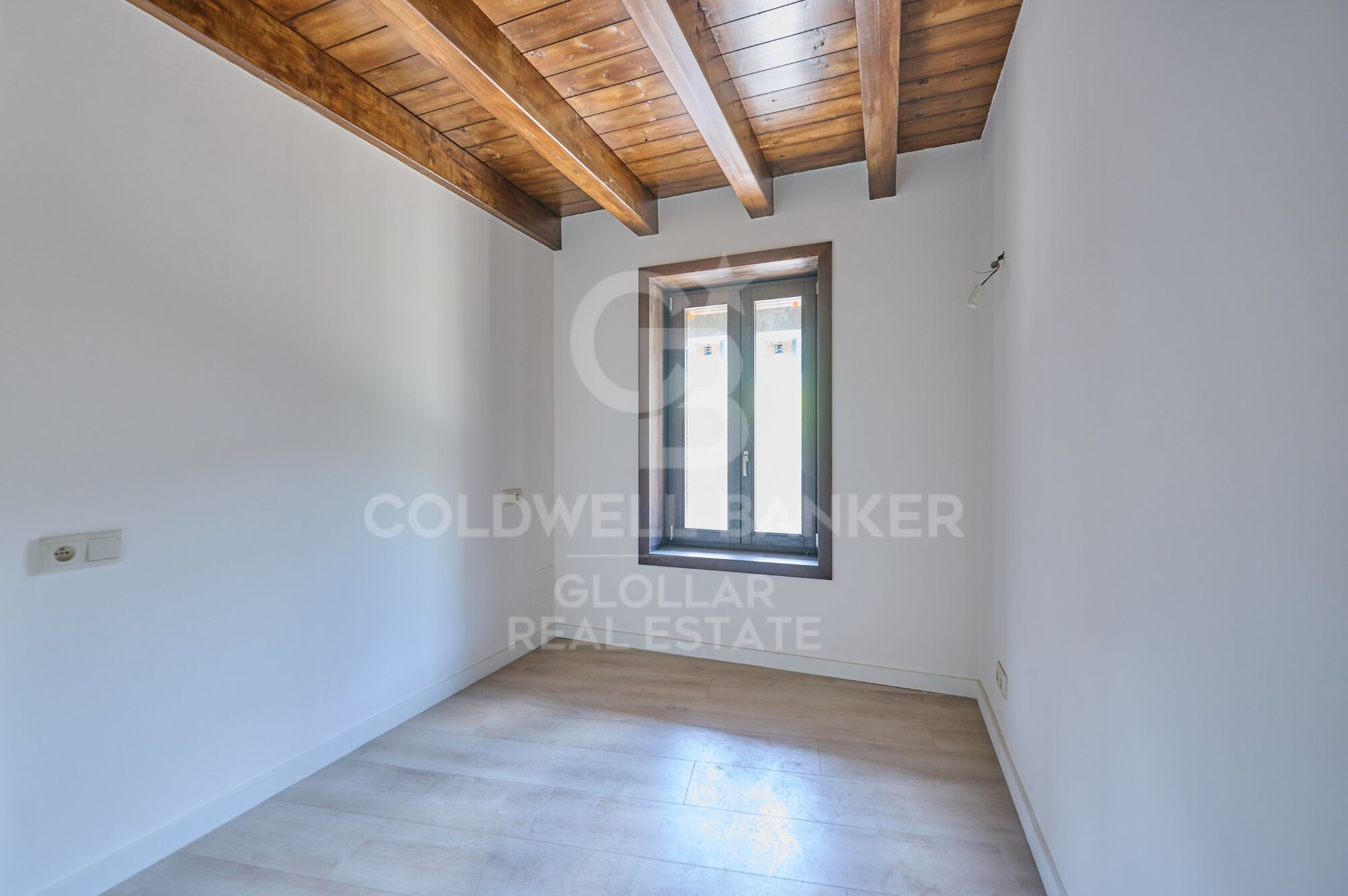 Casa adosada con encanto y terraza en Valcebollère