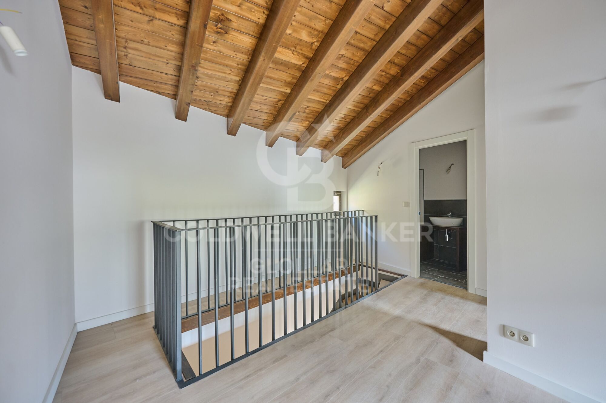 Casa adosada con encanto y terraza en Valcebollère
