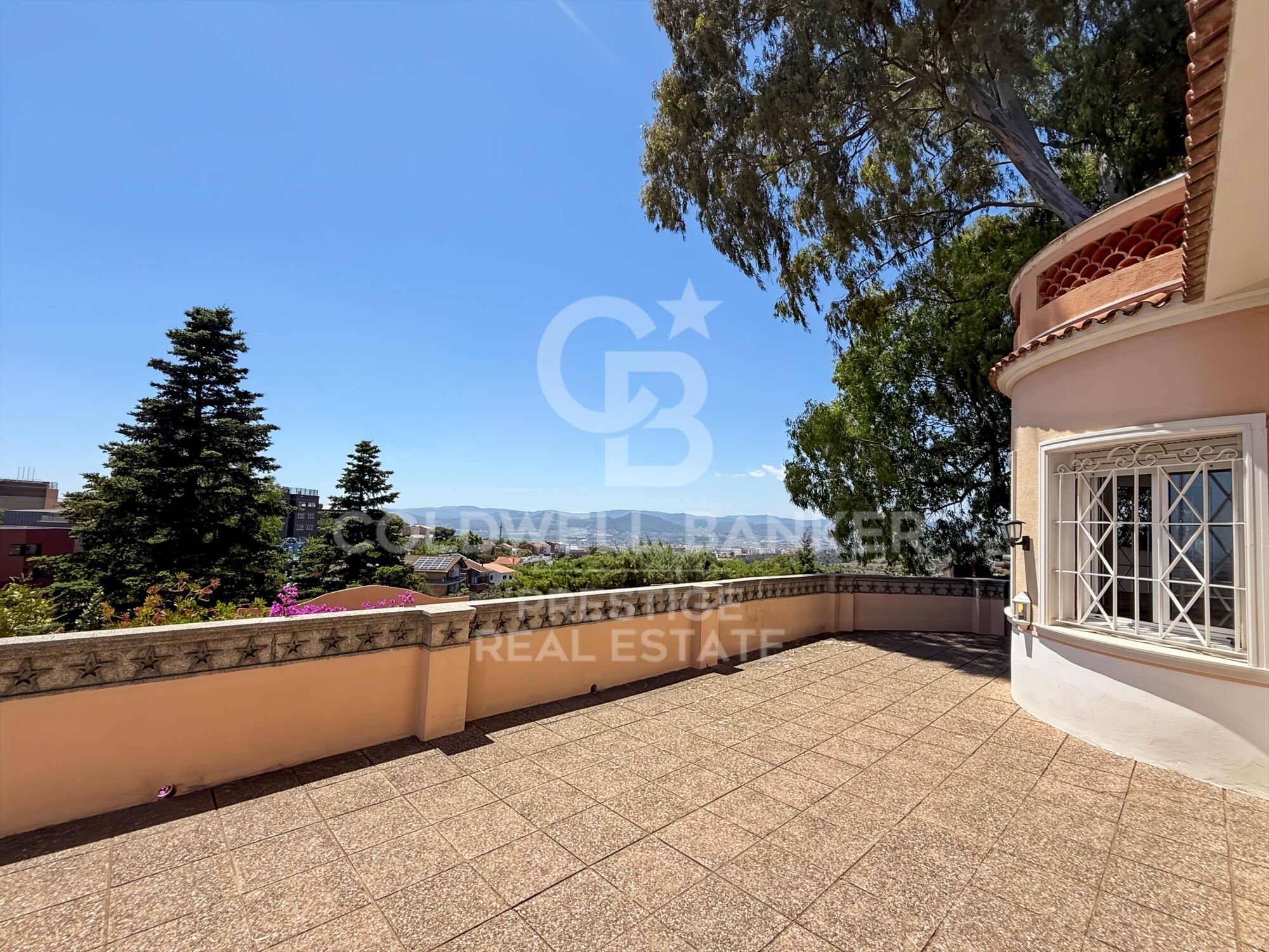 Villa señorial con gran parcela junto a Barcelona