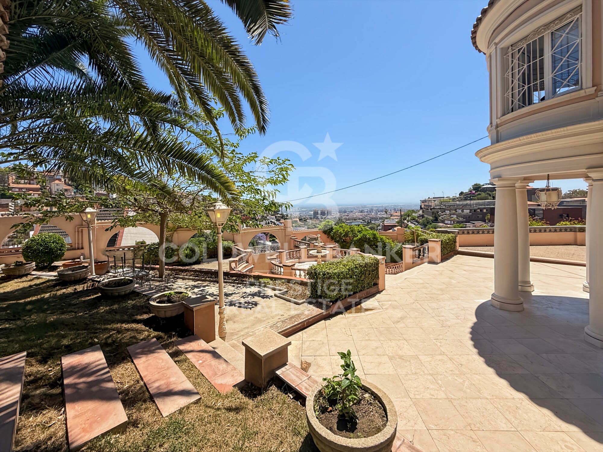 Villa de prestige avec grand terrain aux portes de Barcelone