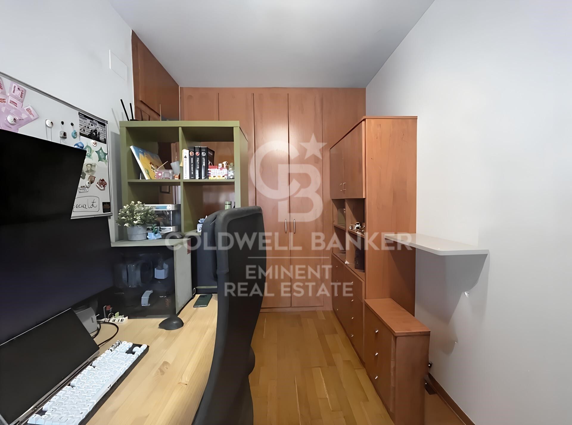 Maison familiale spacieuse avec balcon et parking disponible