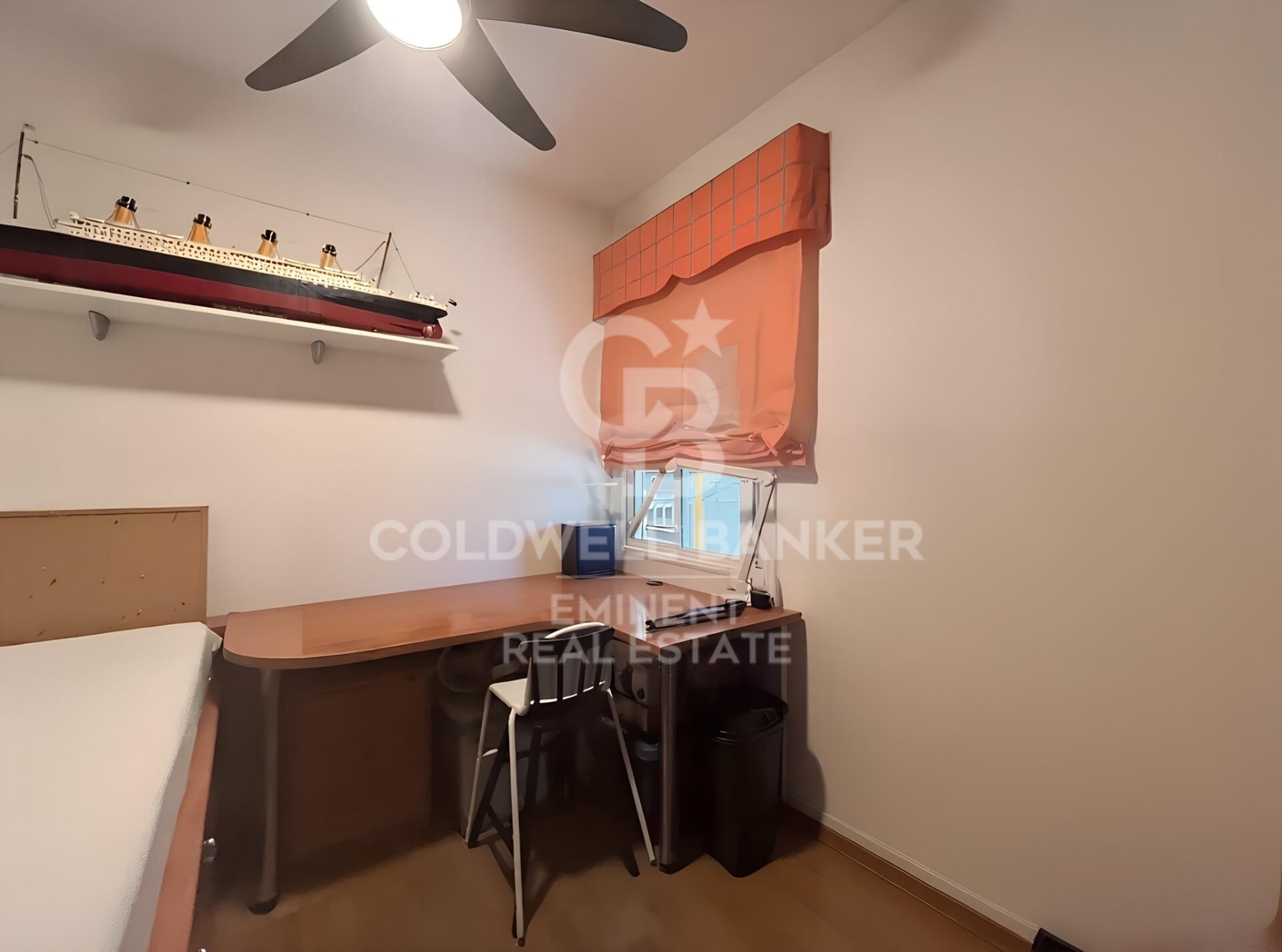 Maison familiale spacieuse avec balcon et parking disponible