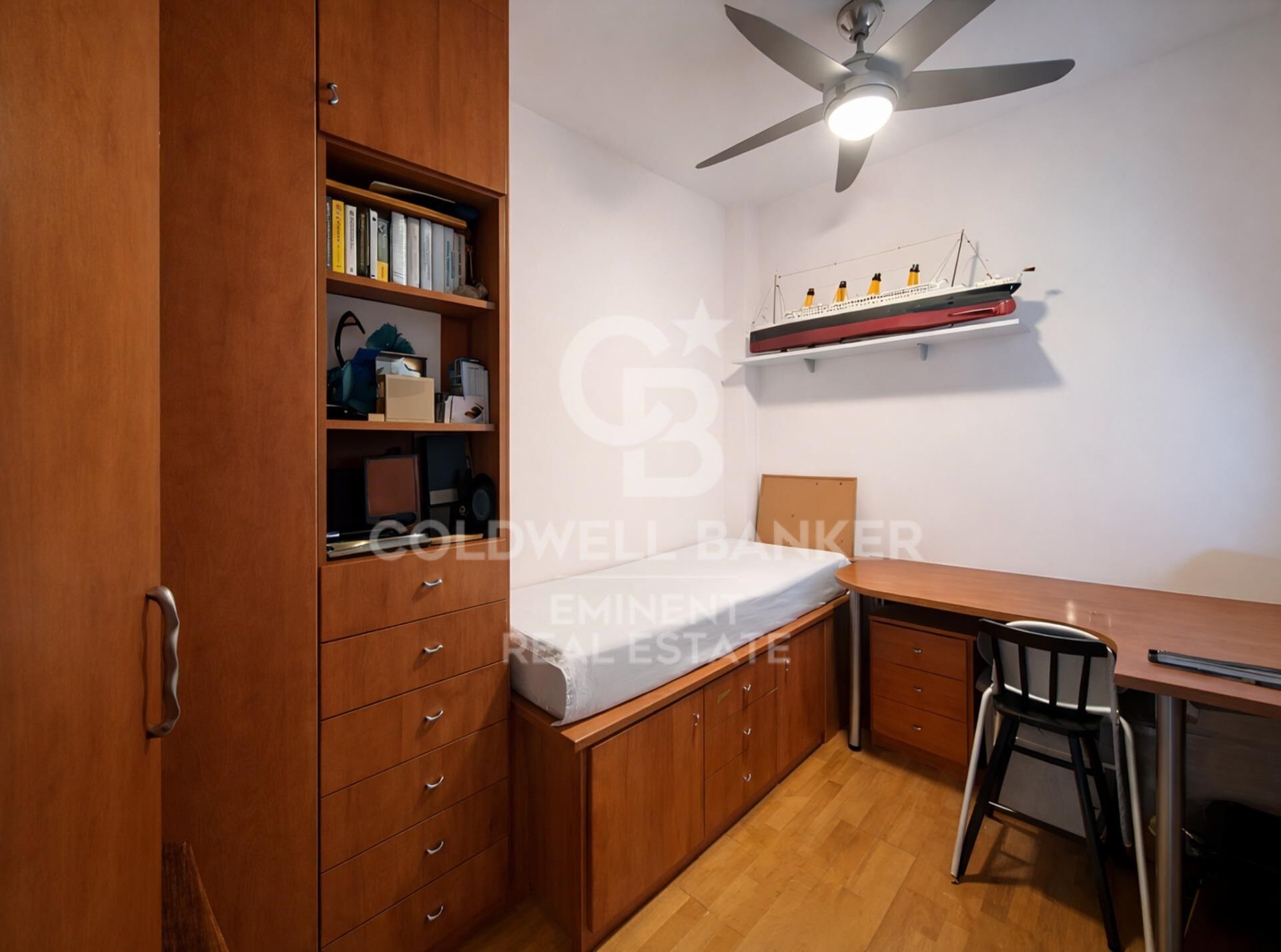 Maison familiale spacieuse avec balcon et parking disponible