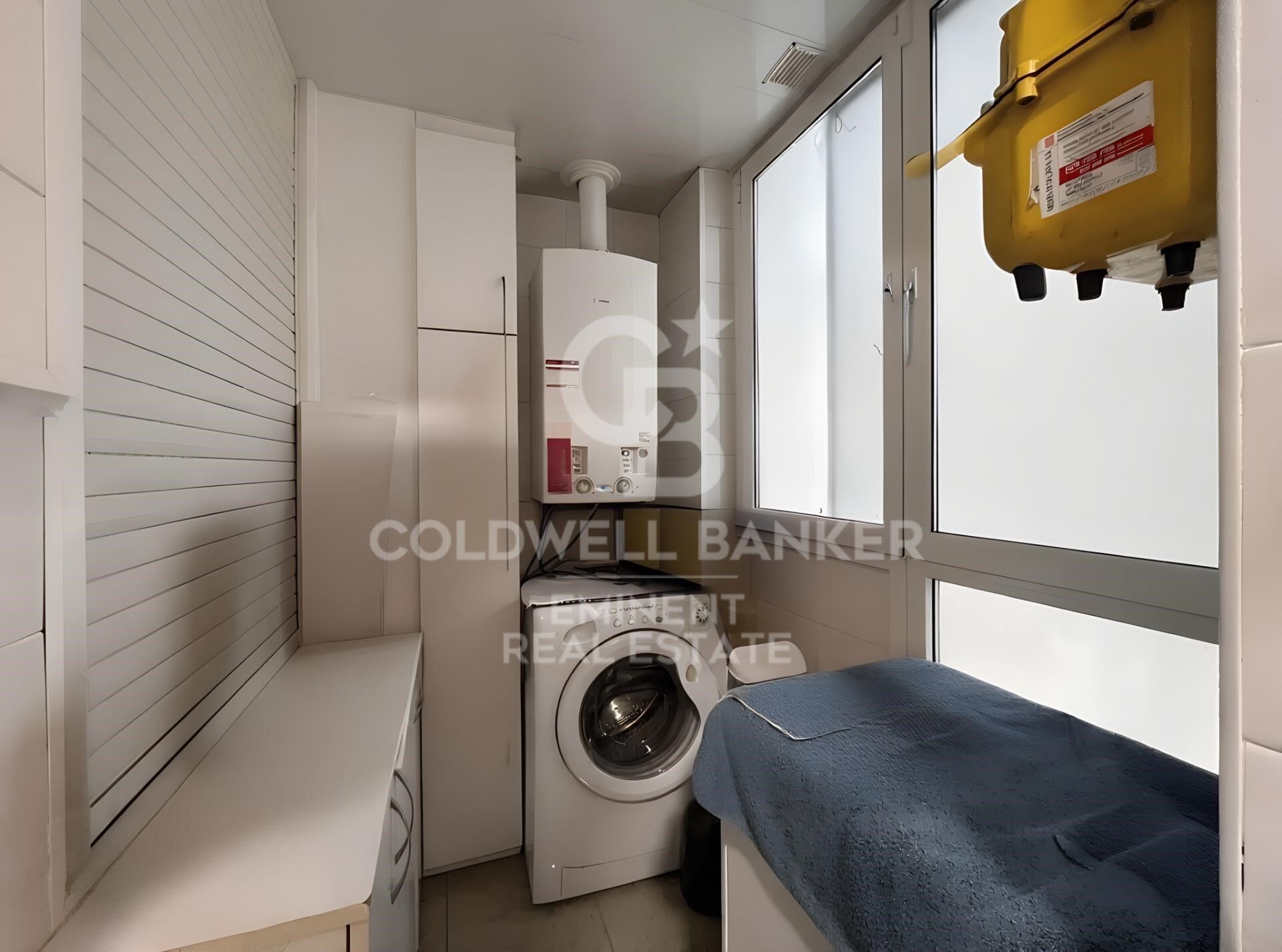 Maison familiale spacieuse avec balcon et parking disponible