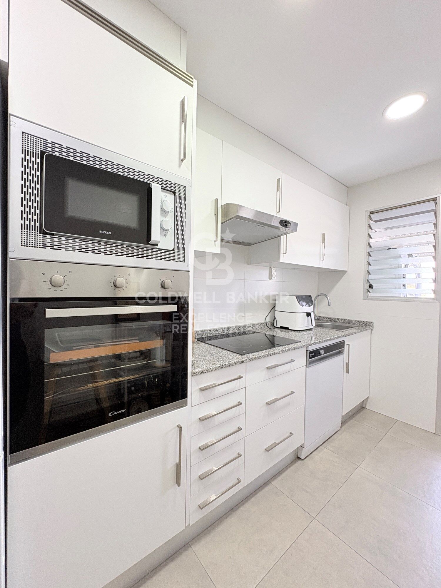 Live all year round as if you were on holiday. Apartment in Urbanization PUIG VAL. Puig Beach.