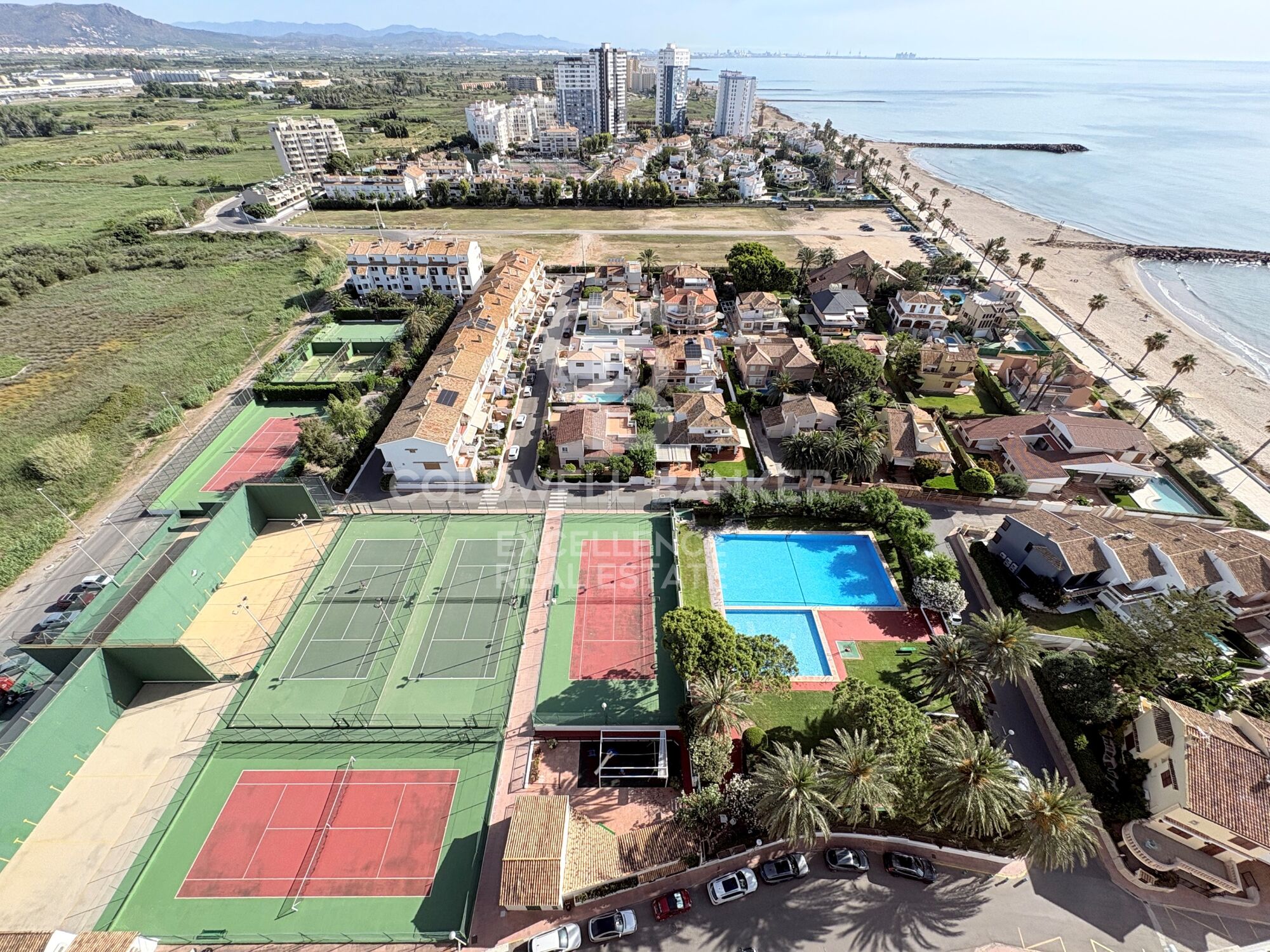 Live all year round as if you were on holiday. Apartment in Urbanization PUIG VAL. Puig Beach.