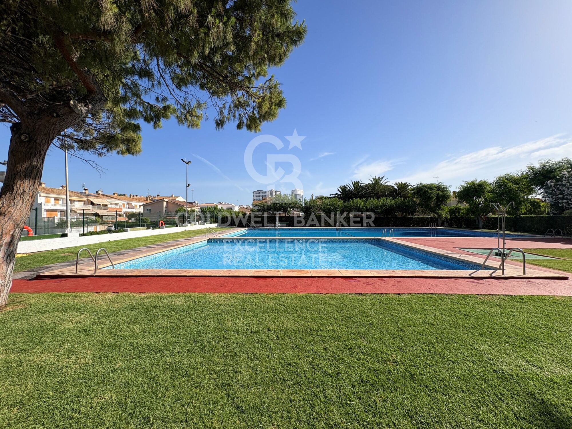 Live all year round as if you were on holiday. Apartment in Urbanization PUIG VAL. Puig Beach.