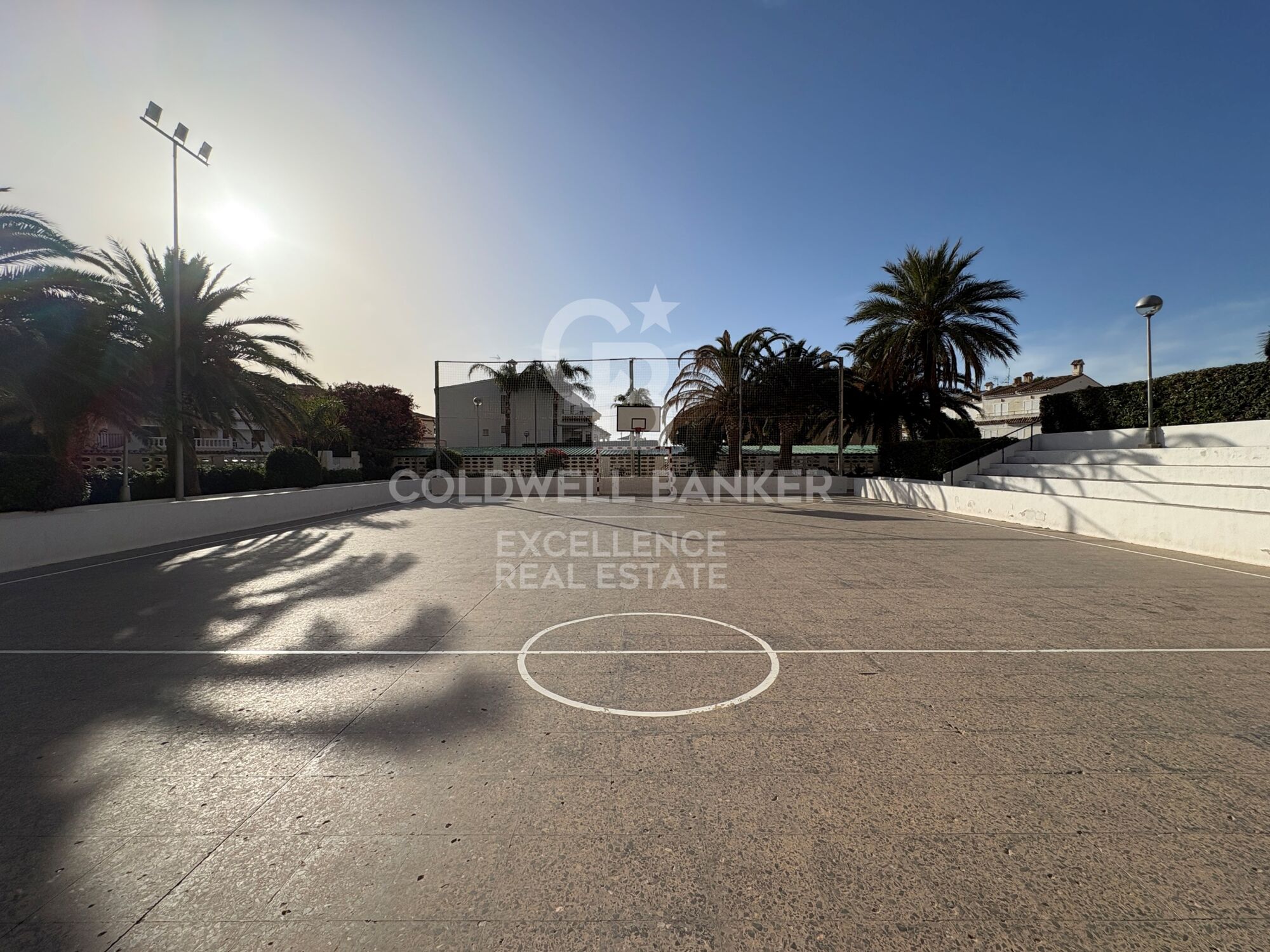 Live all year round as if you were on holiday. Apartment in Urbanization PUIG VAL. Puig Beach.