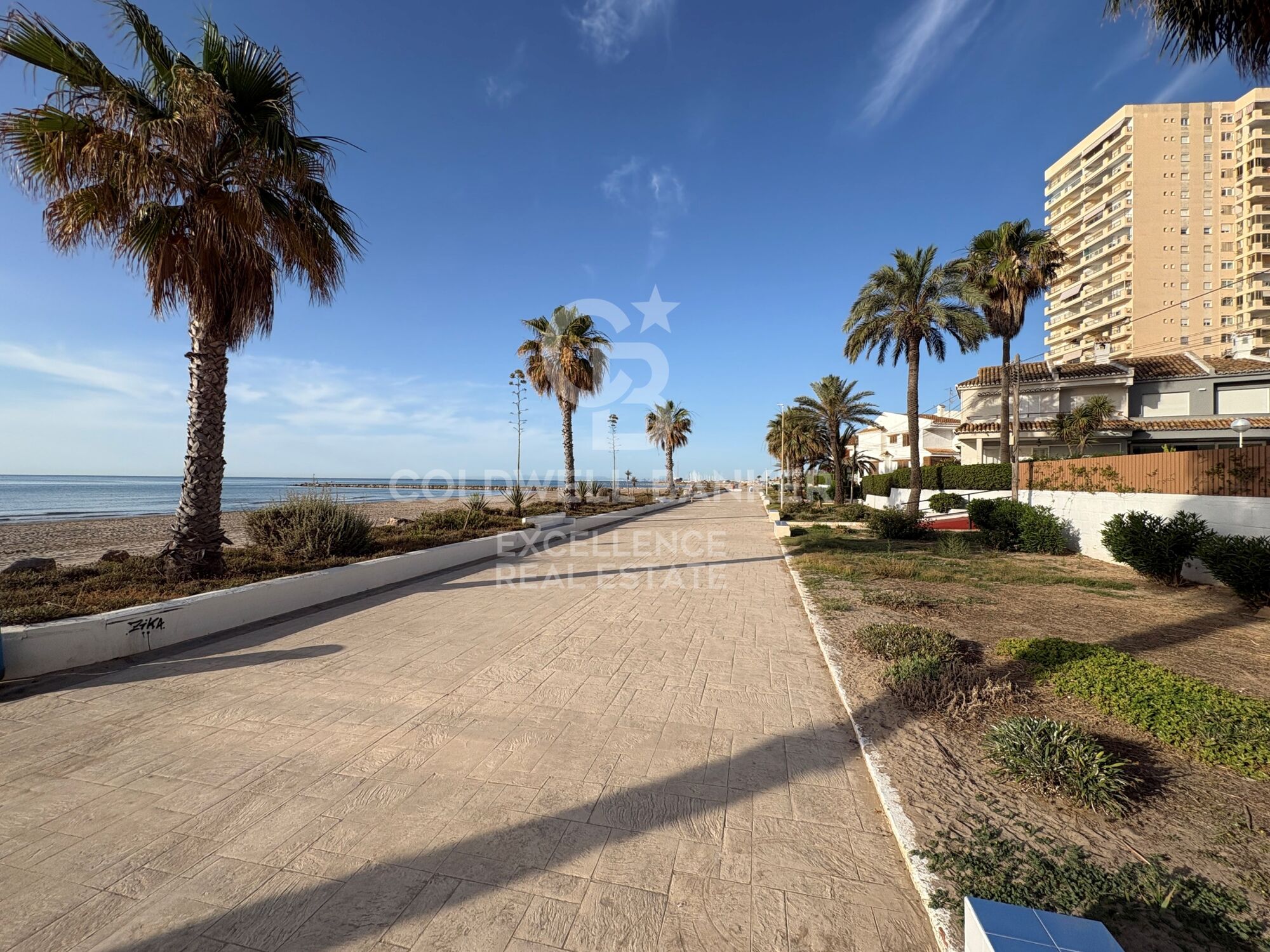 Live all year round as if you were on holiday. Apartment in Urbanization PUIG VAL. Puig Beach.