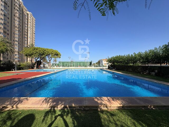 Live all year round as if you were on holiday. Apartment in Urbanization PUIG VAL. Puig Beach.