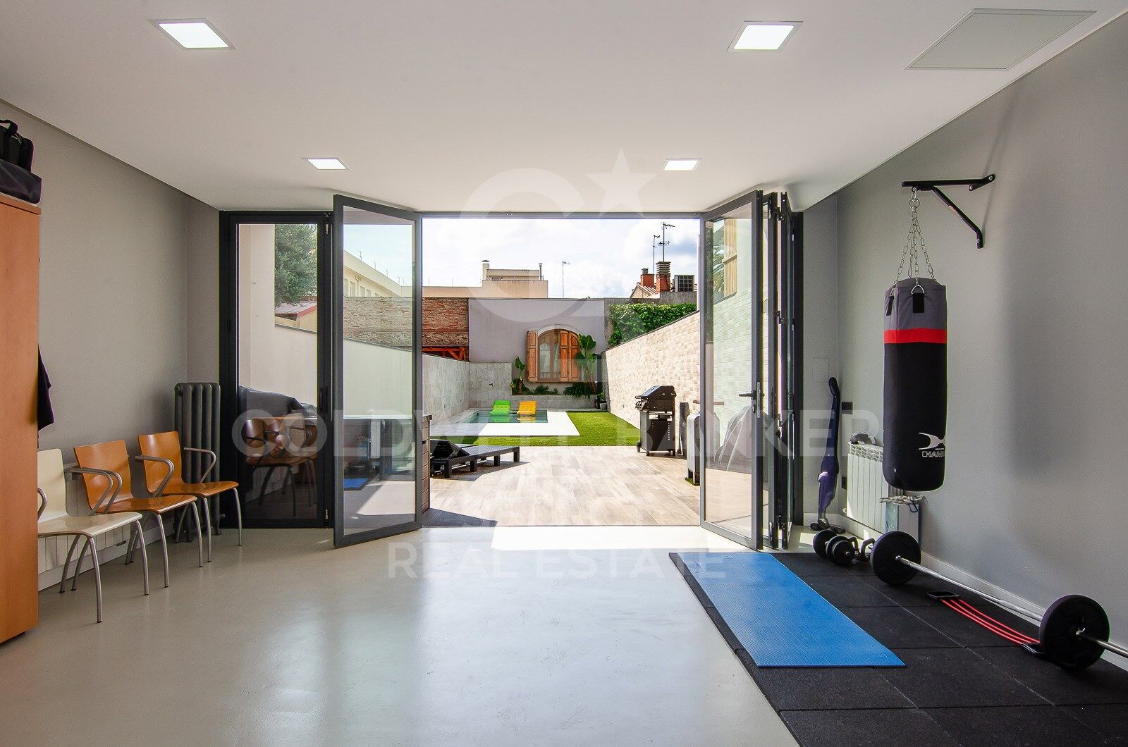 Fantastic house in the centre of Sabadell, where design, functionality and comfort coexist perfectly.