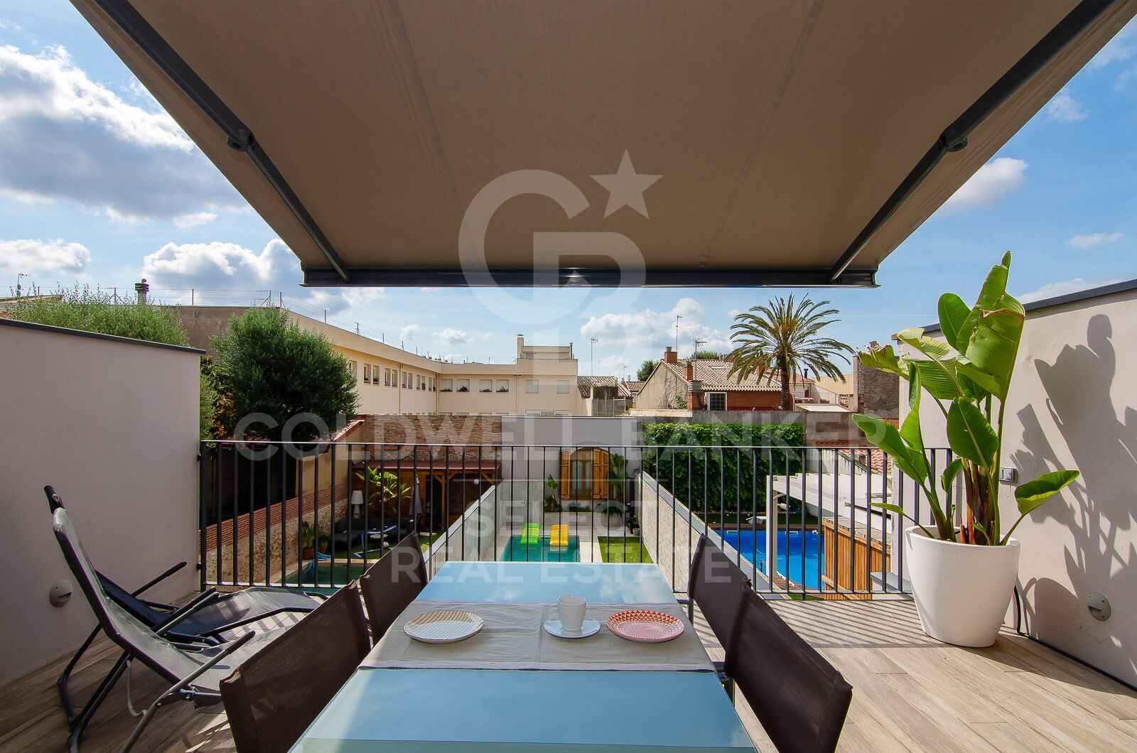 Fantastica casa en el centro de Sabadell, donde el diseño, la funcionalidad y el confort conviven a la perfección.