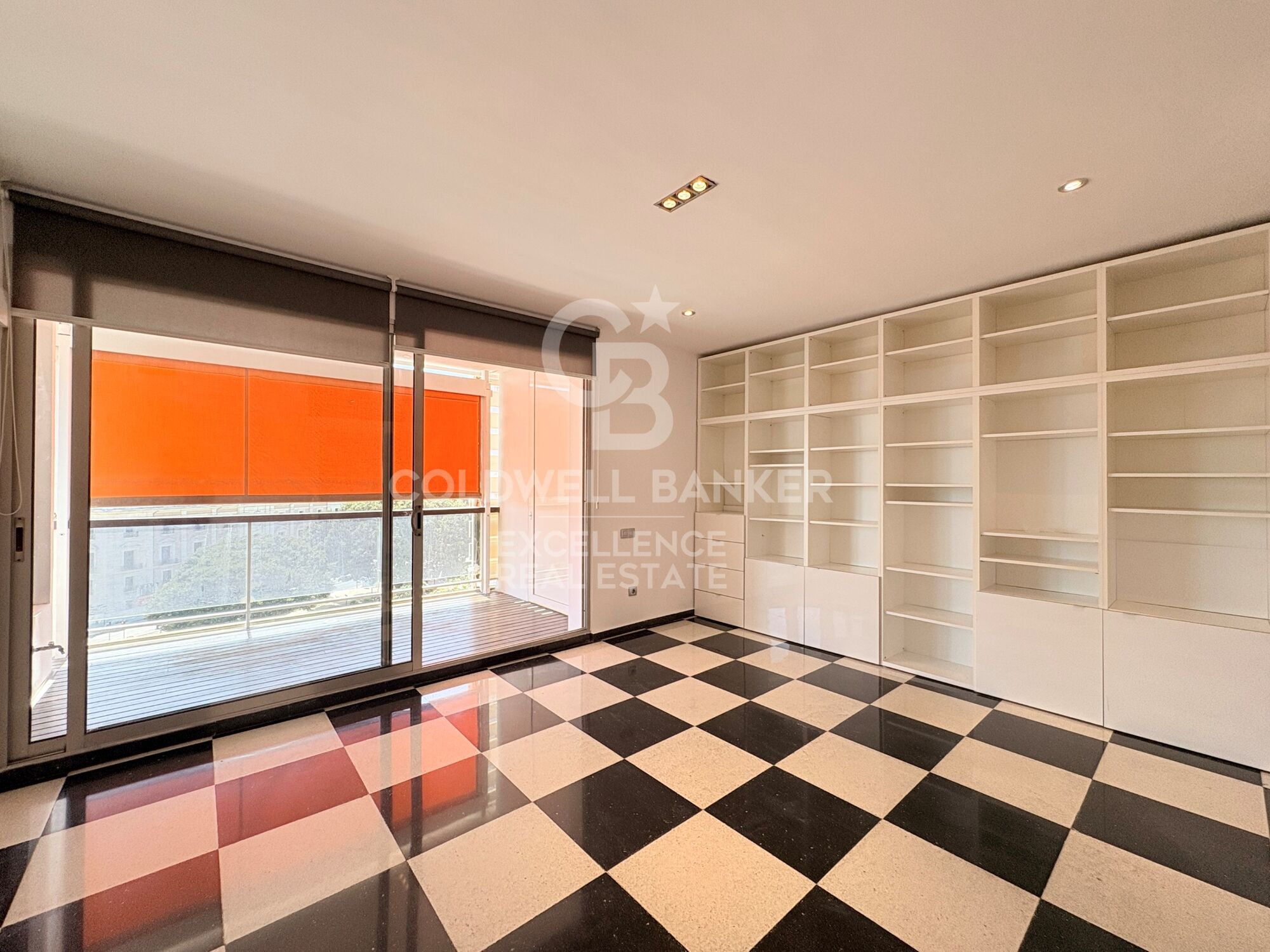 Exklusives 225 m² großes Haus mit 2 Terrassen, Garage und Blick auf Puerta del Mar