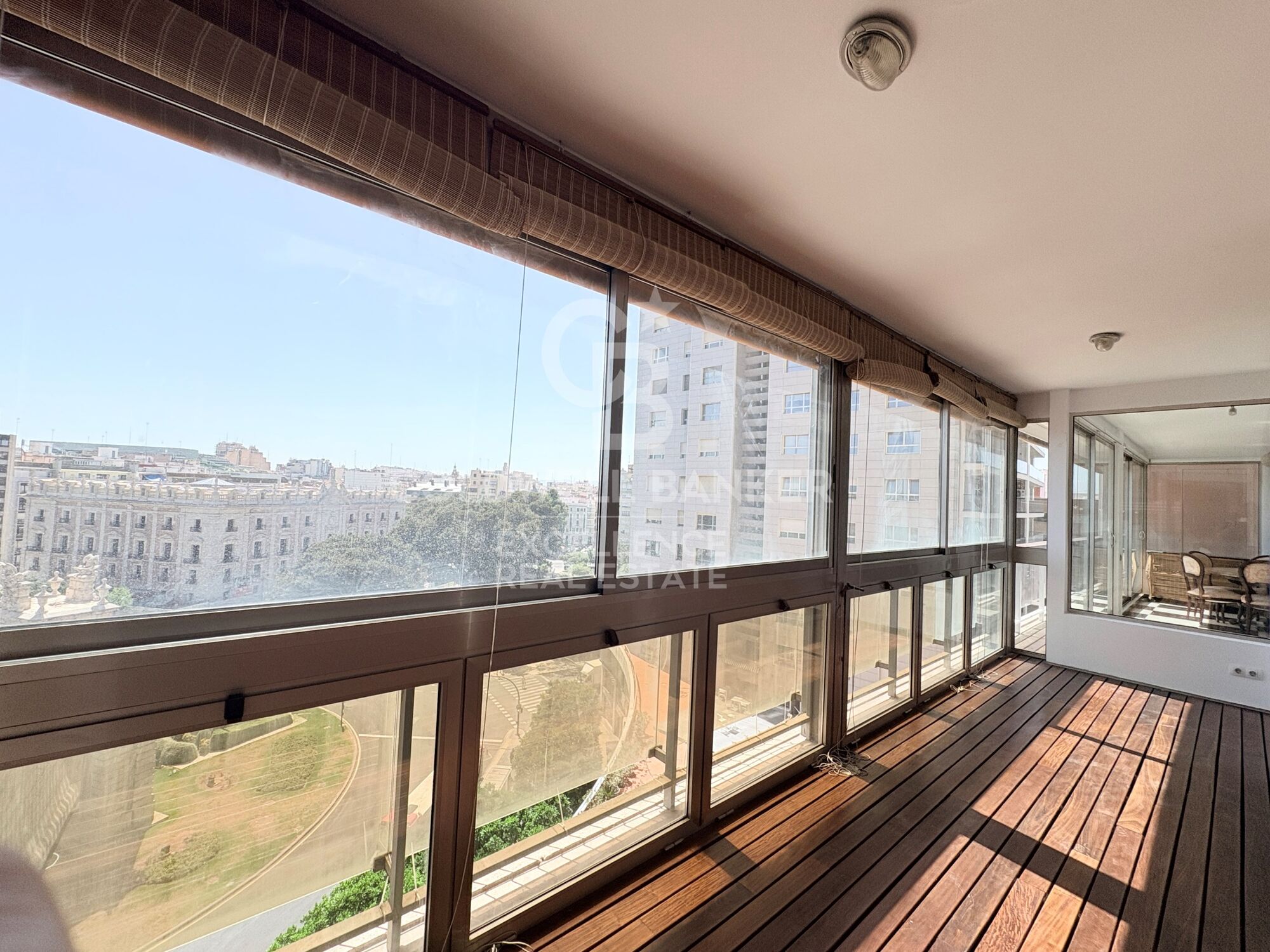 Exklusives 225 m² großes Haus mit 2 Terrassen, Garage und Blick auf Puerta del Mar