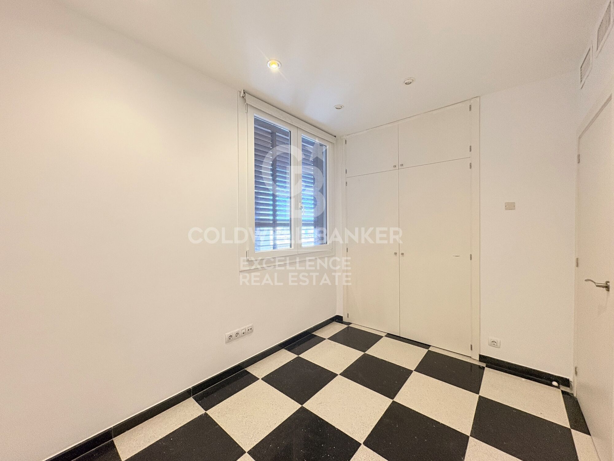 Exklusives 225 m² großes Haus mit 2 Terrassen, Garage und Blick auf Puerta del Mar
