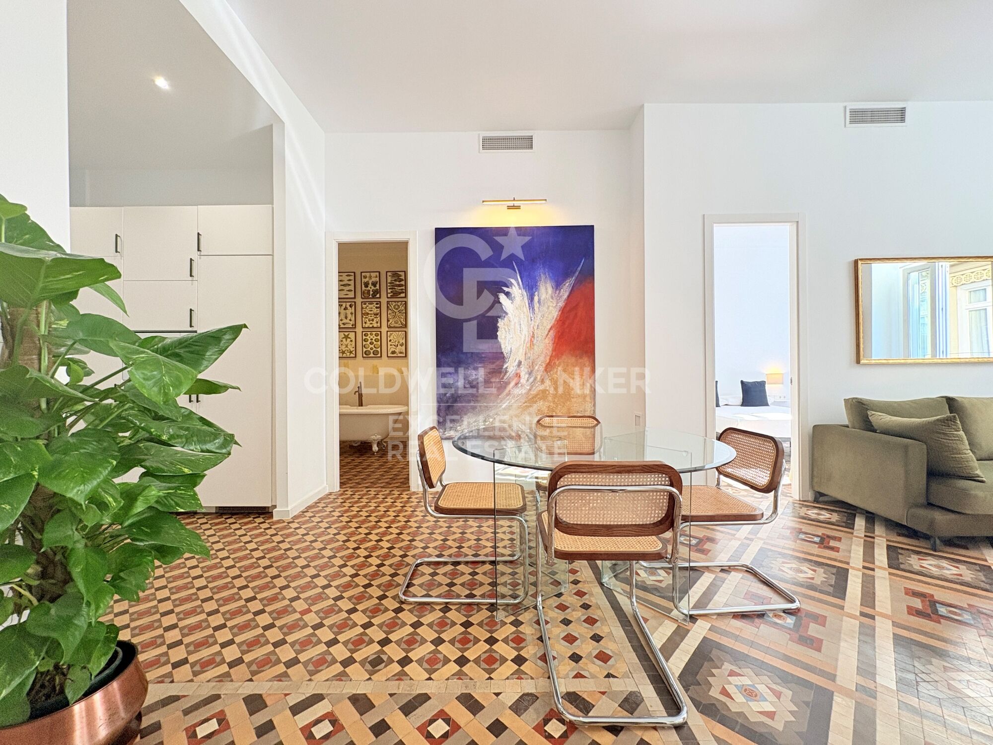 Premium residence next to Calle de lah Paz. Design and heritage.