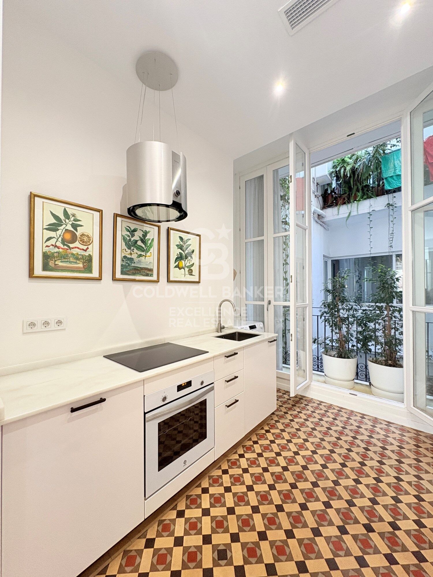 Premium residence next to Calle de lah Paz. Design and heritage.