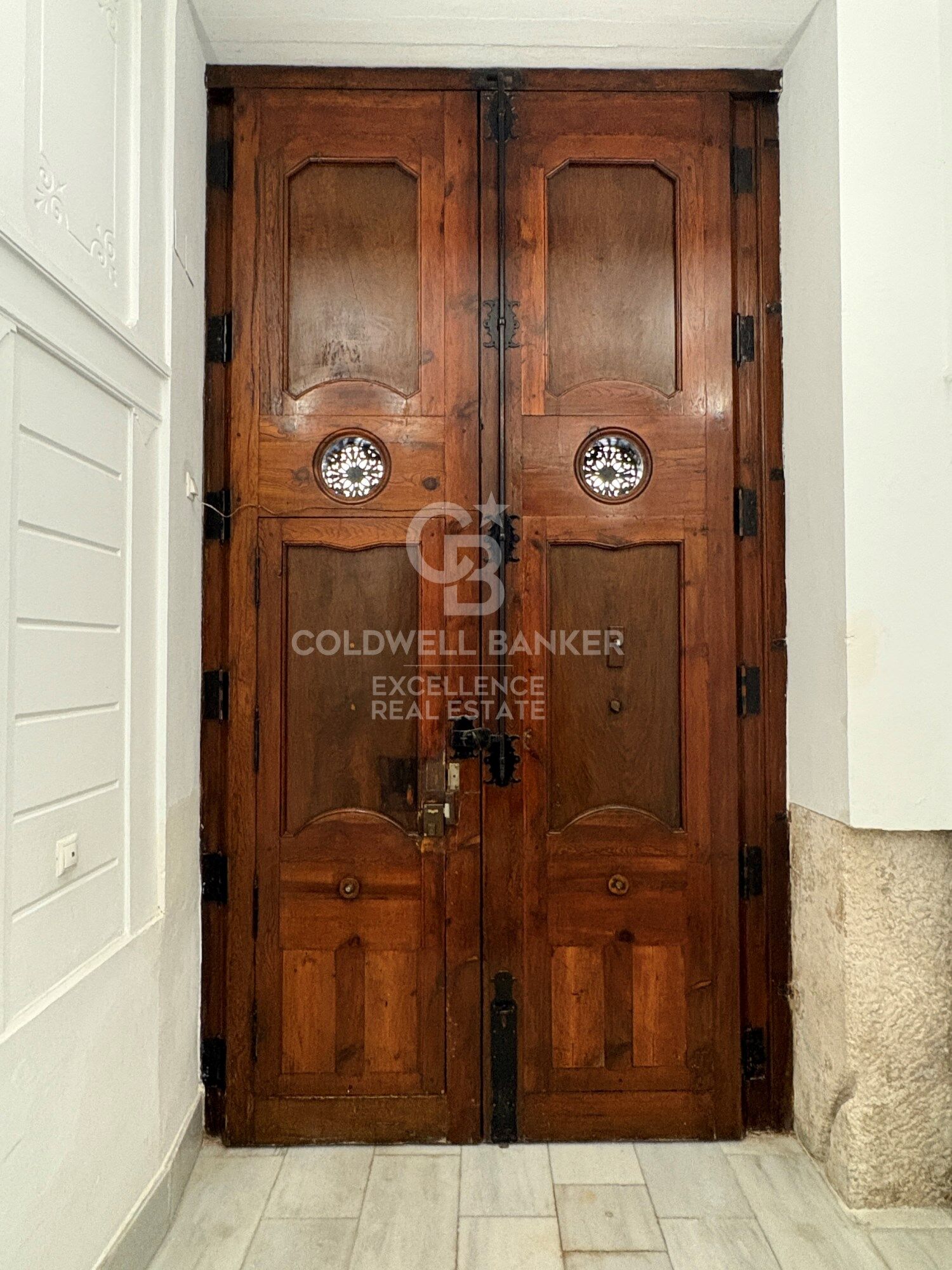 Premium residence next to Calle de lah Paz. Design and heritage.
