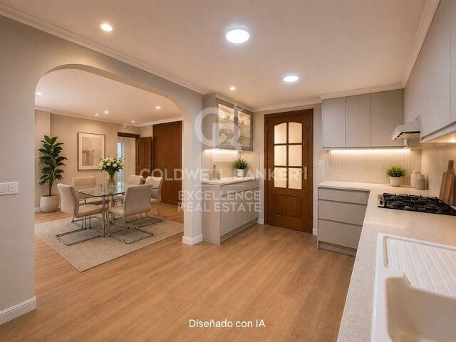 145 m² Apartment with Terrace, Great Potential and Optional Garage Next to the City of Arts and Sciences