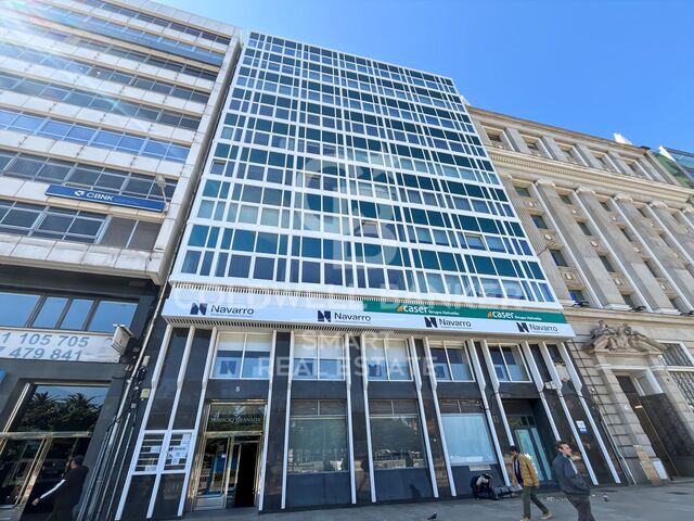 Flat 4 Bedrooms Sale A Coruña