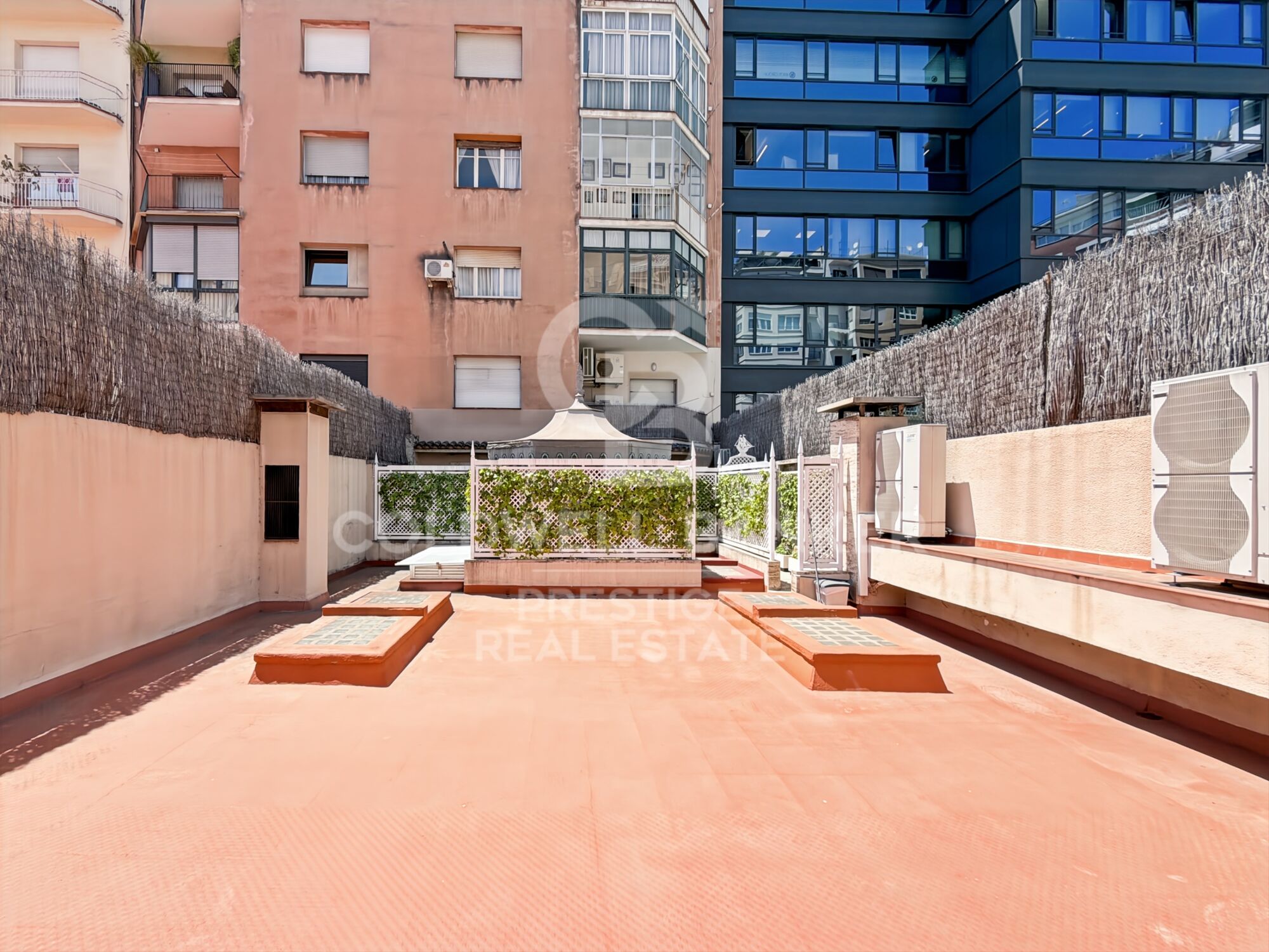 Flat 5 Bedrooms Sale Barcelona