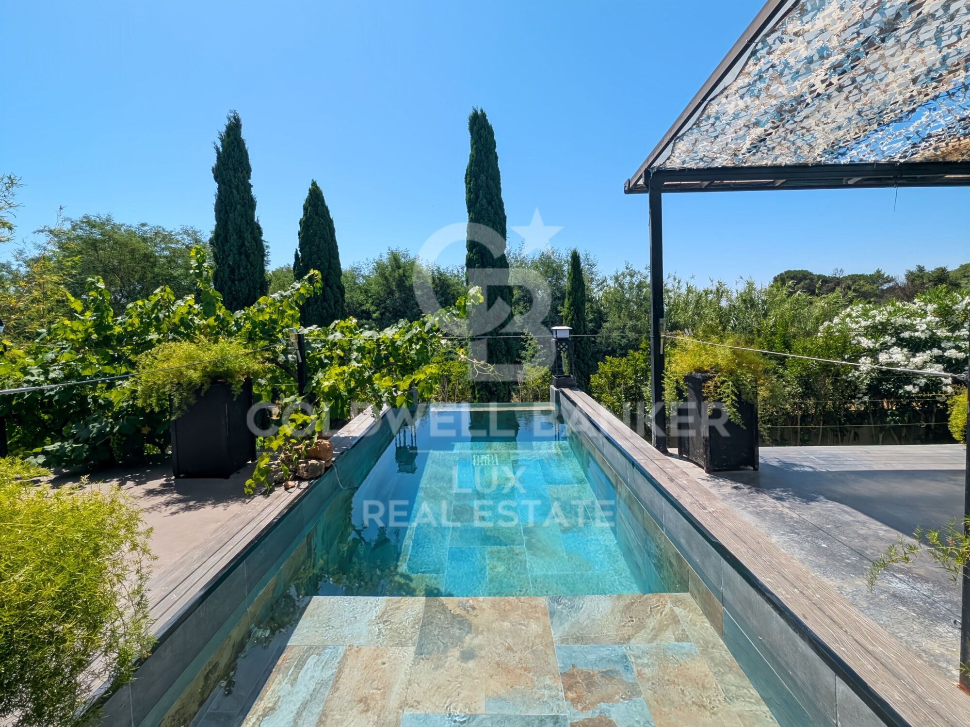 Modern house with large spaces and pool in Mollet de Peralada