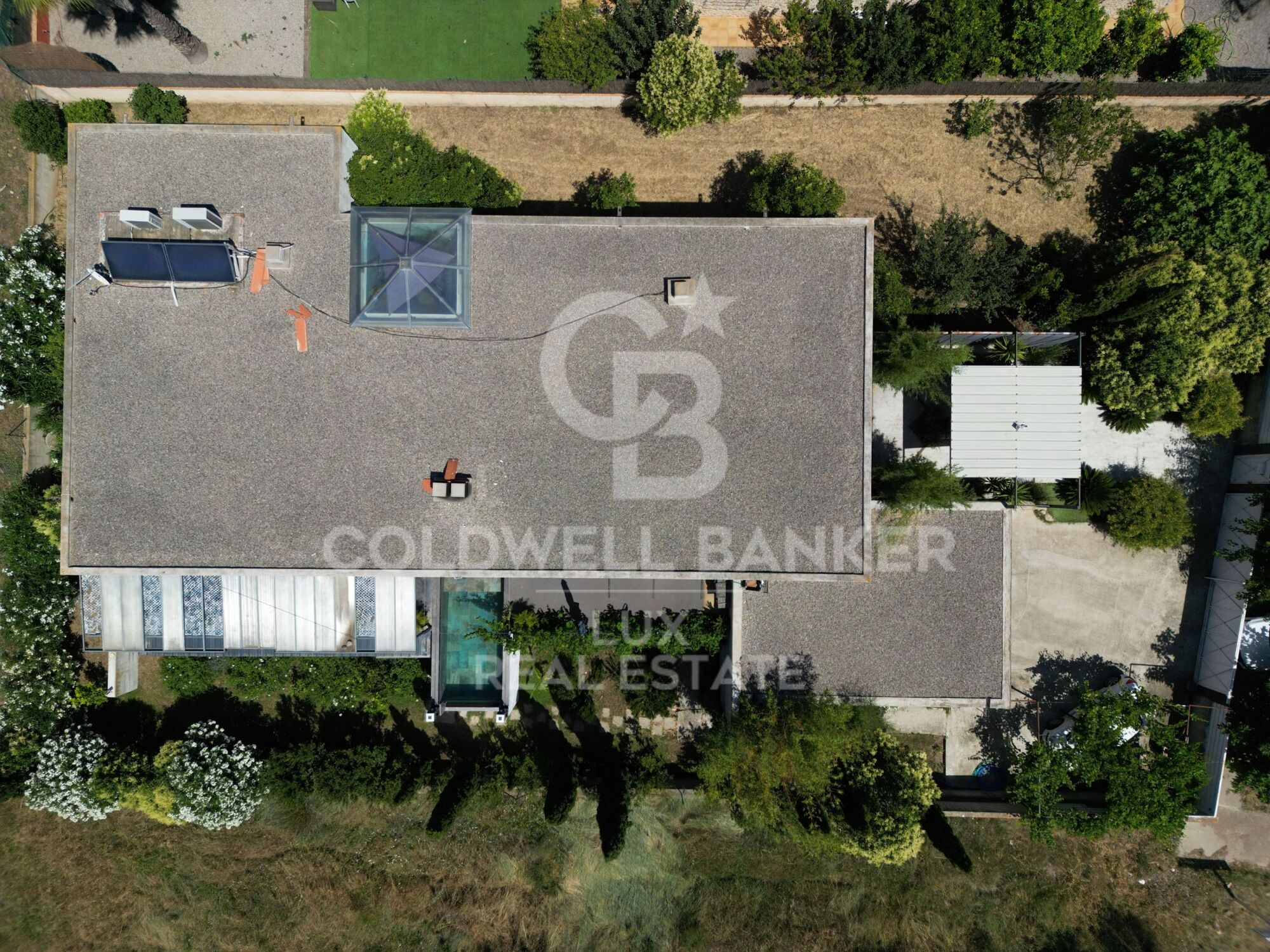 Modern house with large spaces and pool in Mollet de Peralada