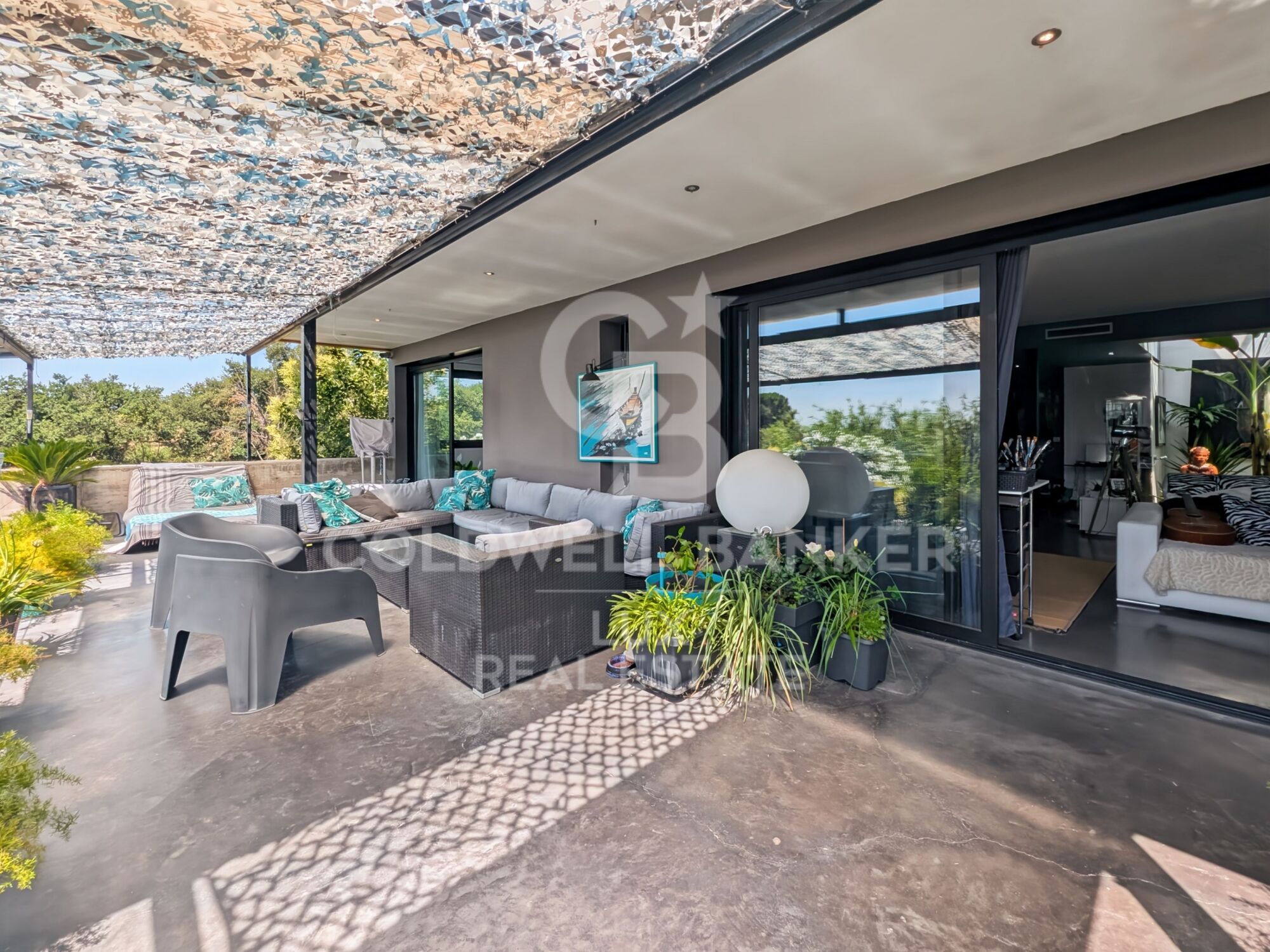 Maison moderne avec de grands espaces et piscine à Mollet de Peralada