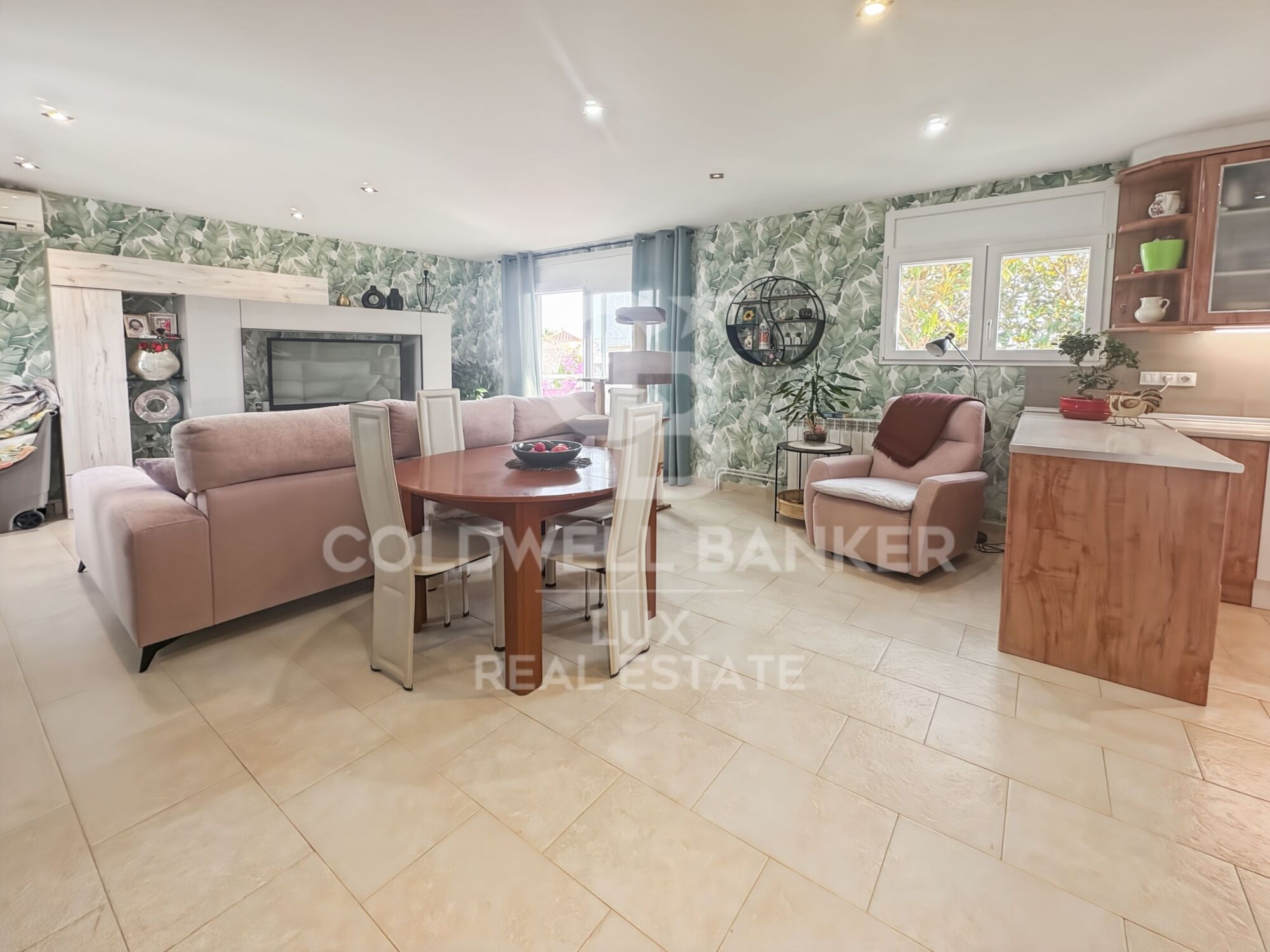 Maison avec licence touristique et d'appartements indépendants à Empuriabrava
