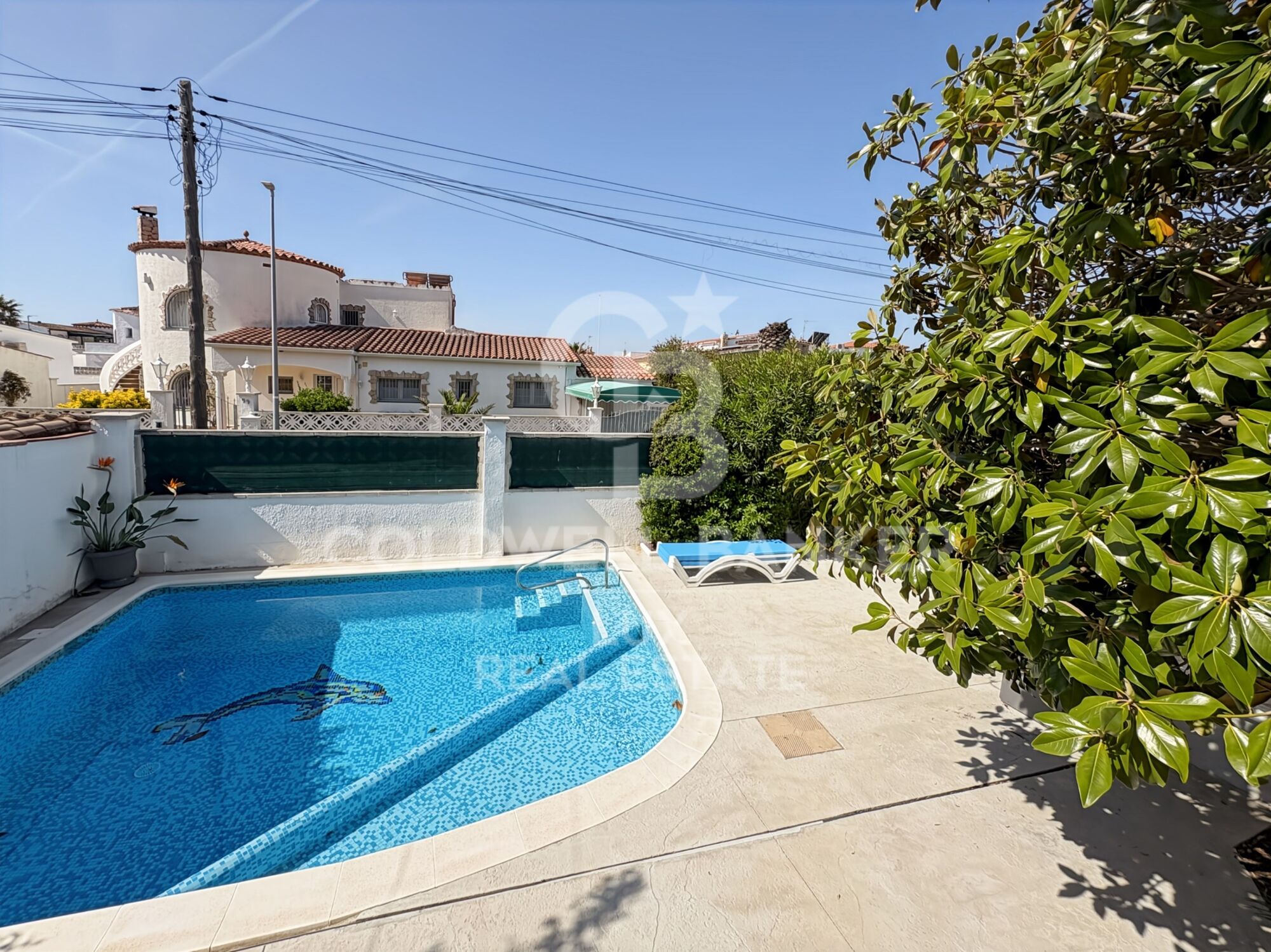 Maison avec licence touristique et d'appartements indépendants à Empuriabrava