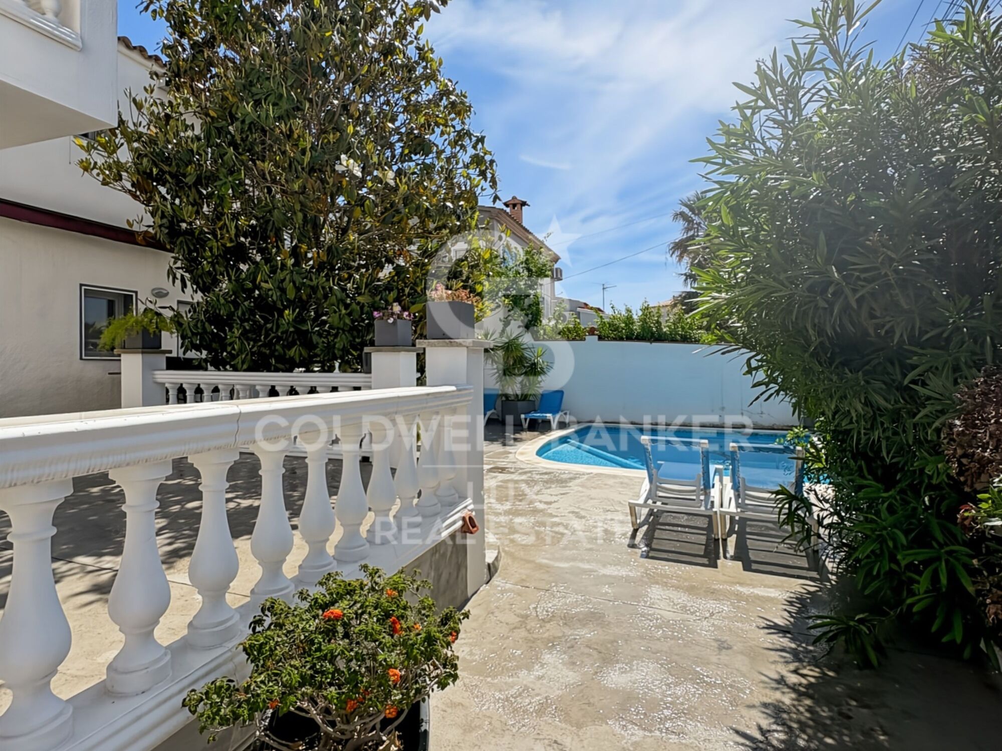 Maison avec licence touristique et d'appartements indépendants à Empuriabrava