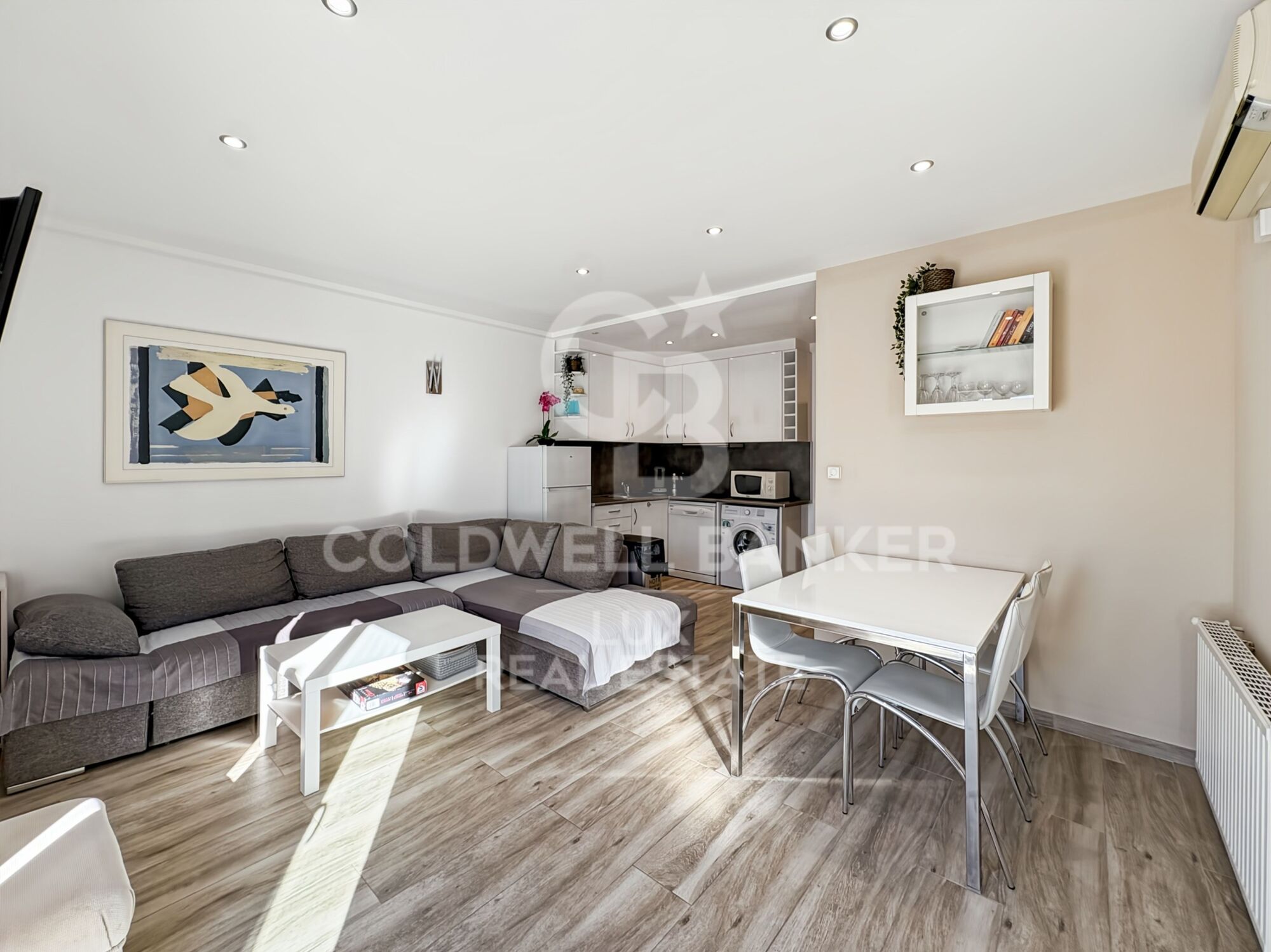Maison avec licence touristique et d'appartements indépendants à Empuriabrava