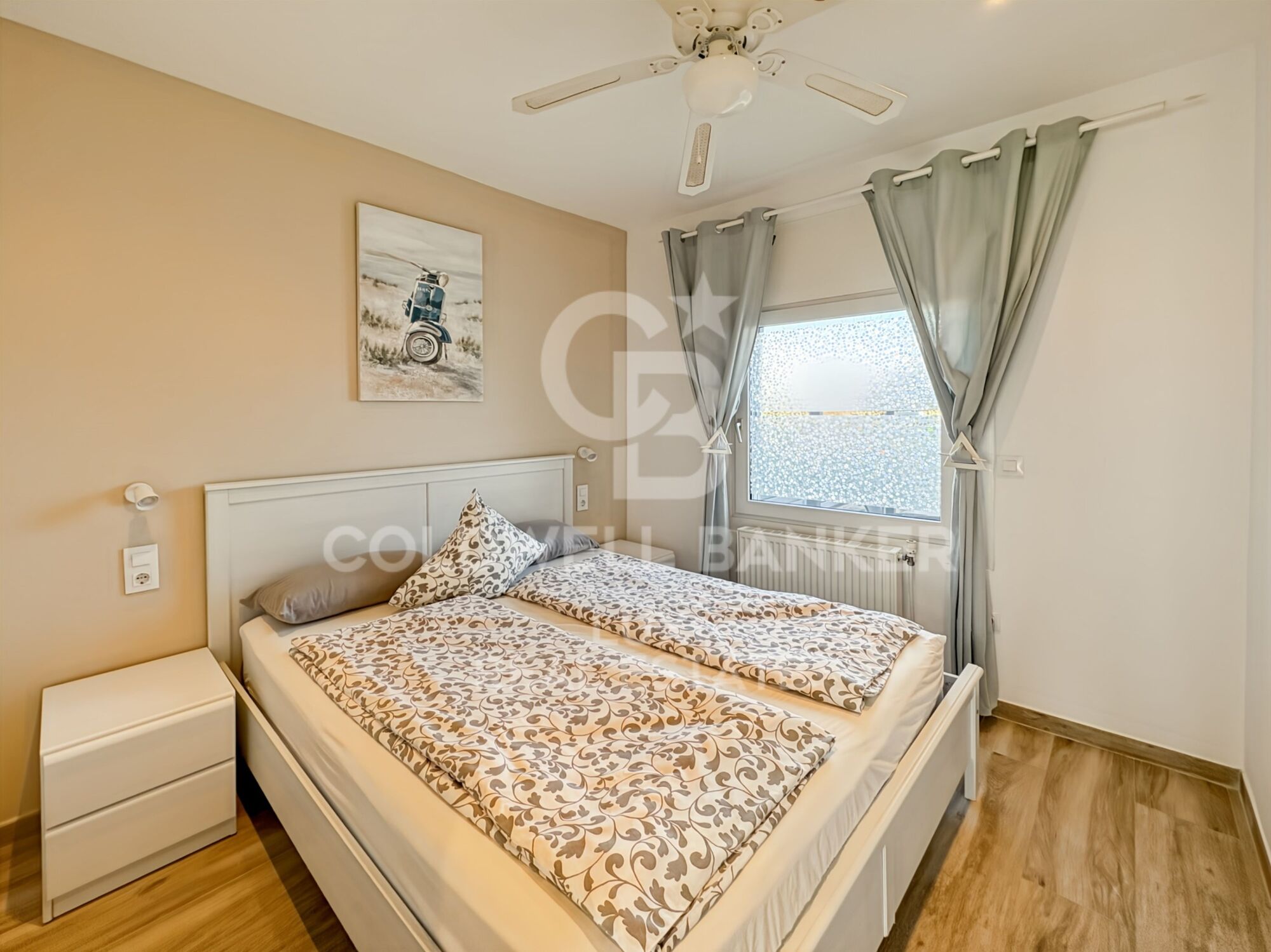 Maison avec licence touristique et d'appartements indépendants à Empuriabrava