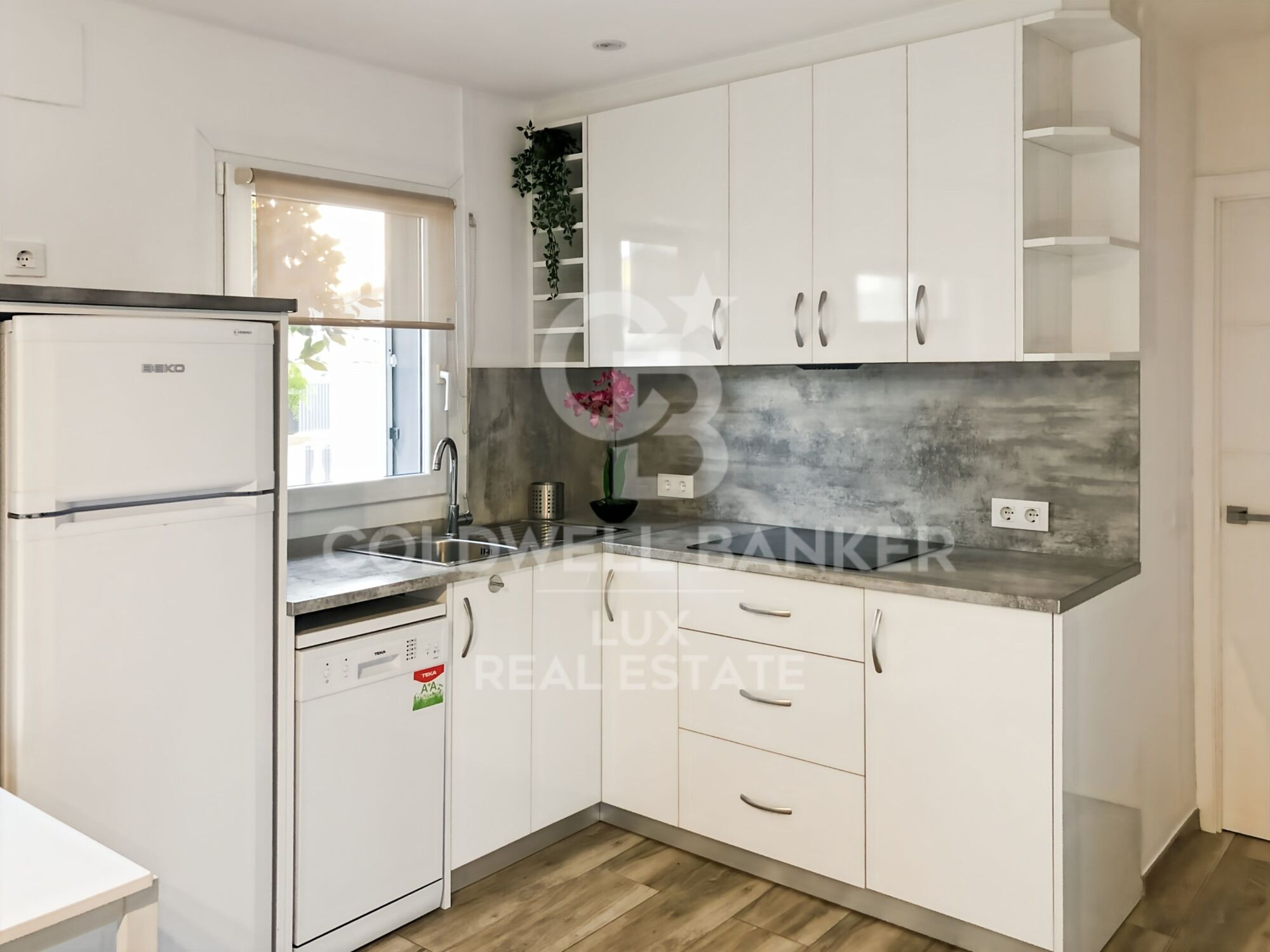 Maison avec licence touristique et d'appartements indépendants à Empuriabrava