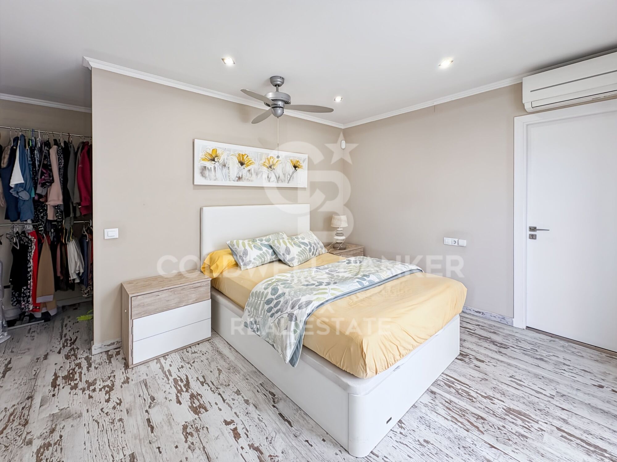 Maison avec licence touristique et d'appartements indépendants à Empuriabrava
