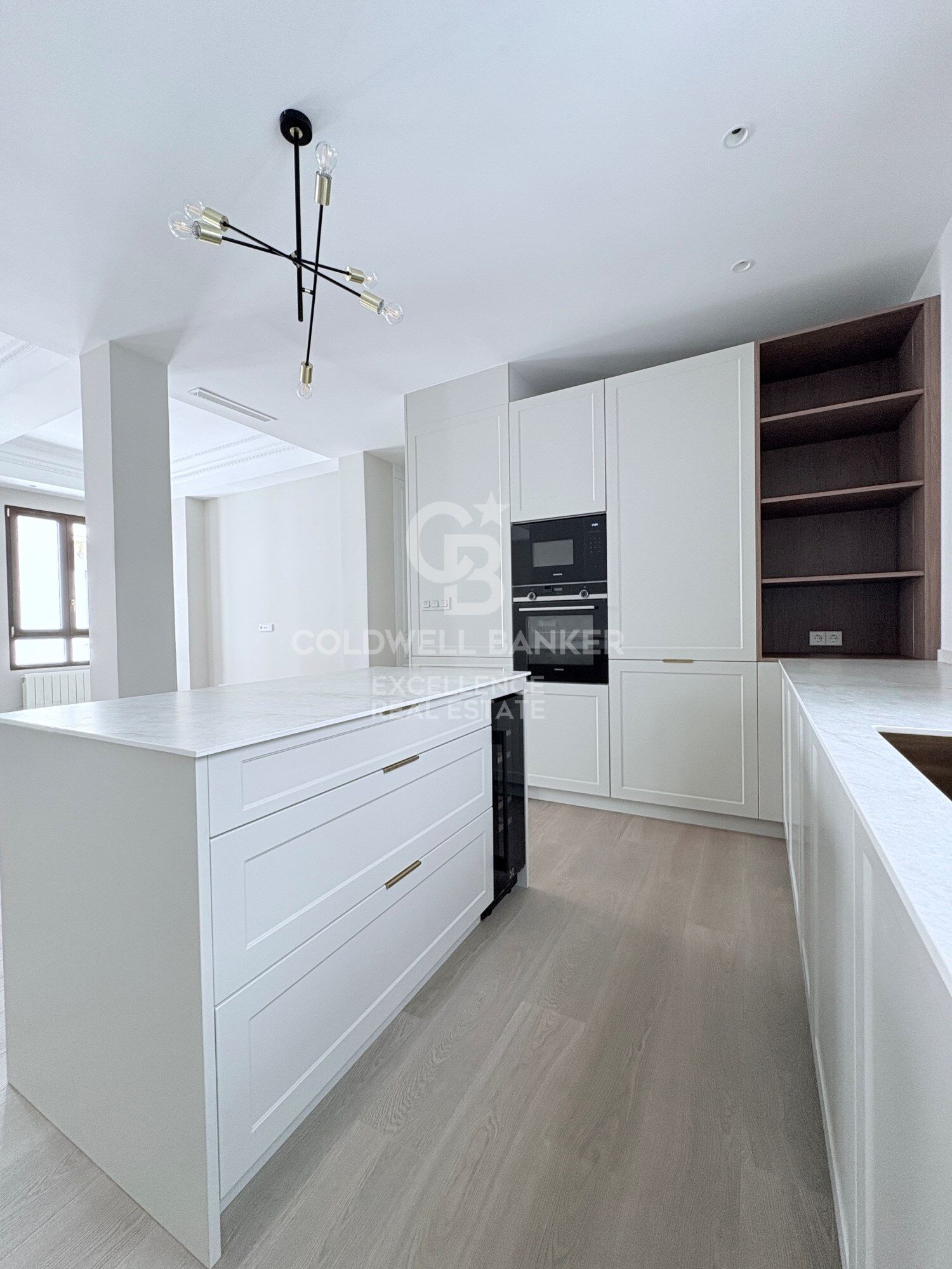 Exclusivo piso reformado con techos altos, diseño y acabados de alta gama en Valencia