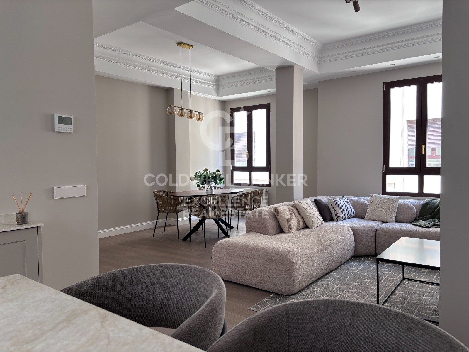 Exclusivo piso reformado con techos altos, diseño y acabados de alta gama en Valencia