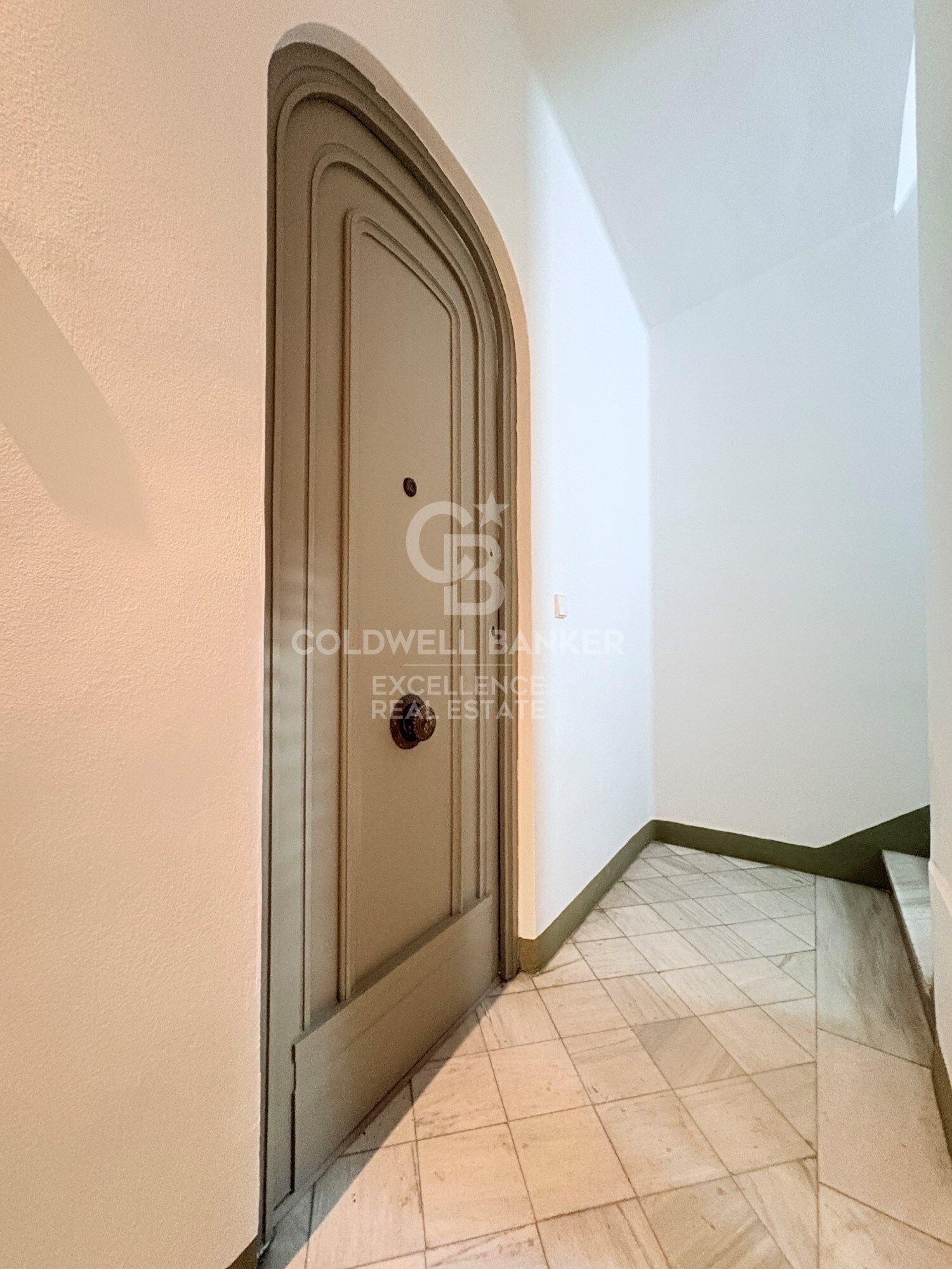 Exclusivo piso reformado con techos altos, diseño y acabados de alta gama en Valencia