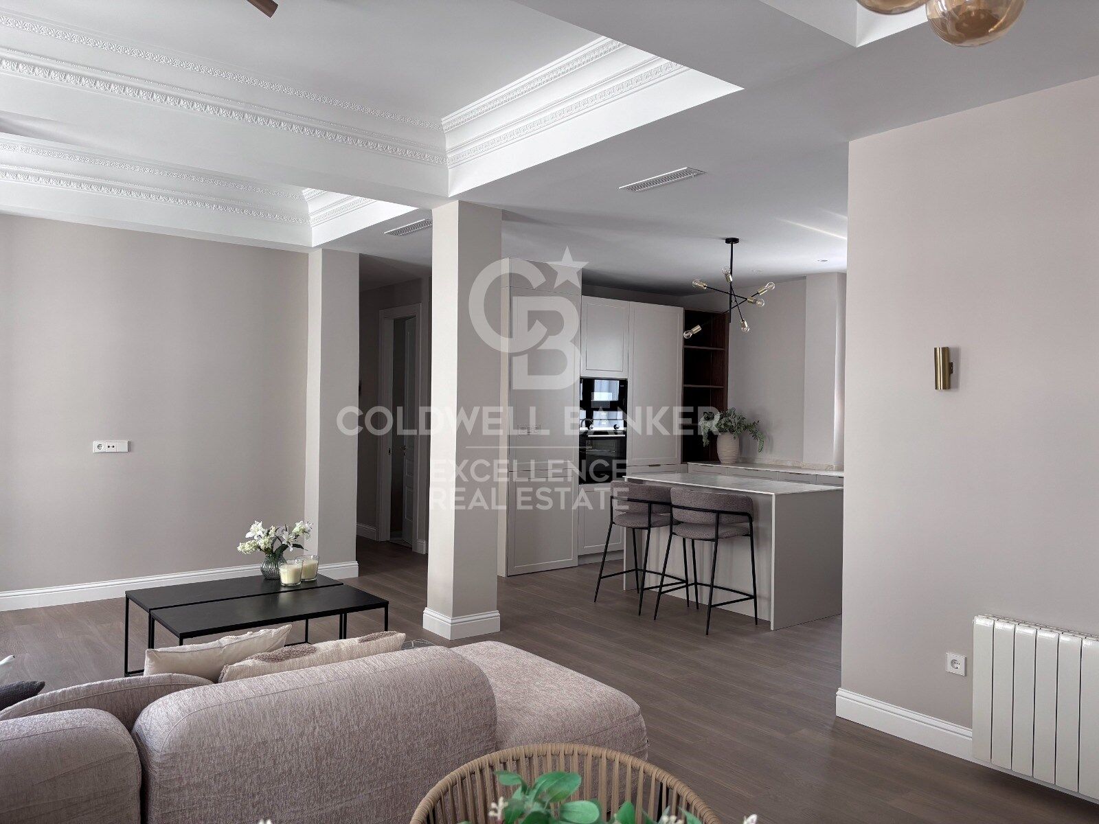 Exclusivo piso reformado con techos altos, diseño y acabados de alta gama en Valencia