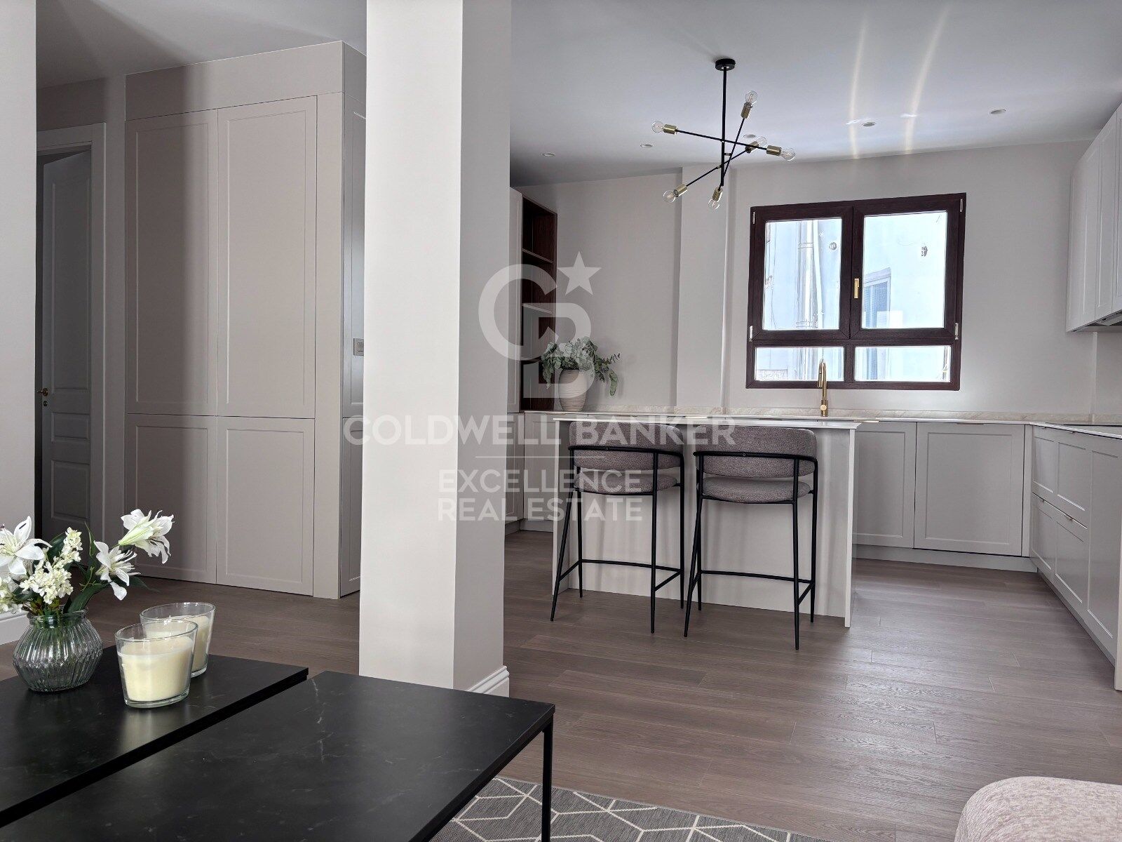 Exclusivo piso reformado con techos altos, diseño y acabados de alta gama en Valencia